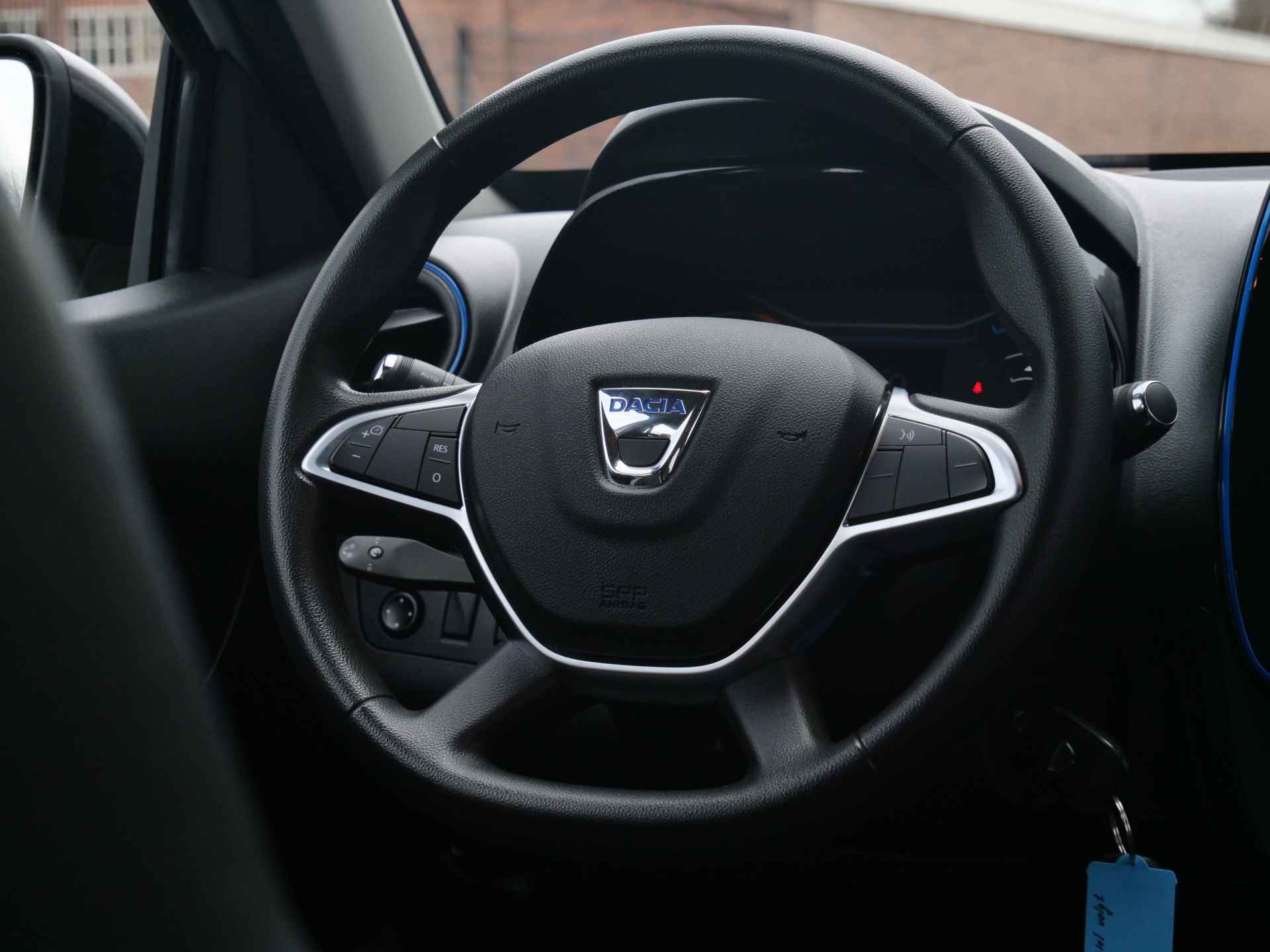 Dacia Spring Comfort Plus 27 kWh Automaat Navigatie / DAB / Apple Carplay / Camera - 8/41