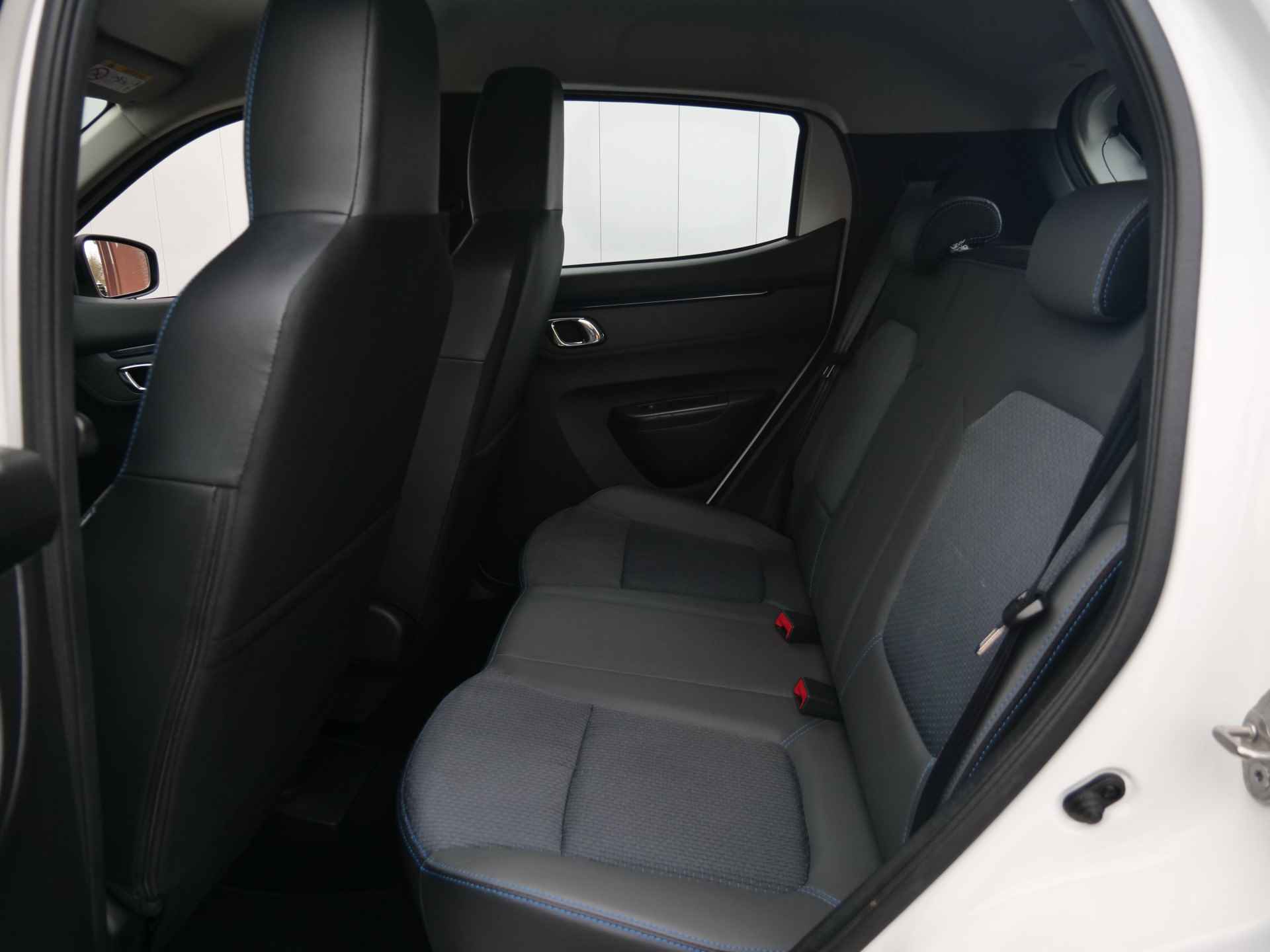 Dacia Spring Comfort Plus 27 kWh Automaat Navigatie / DAB / Apple Carplay / Camera - 21/41