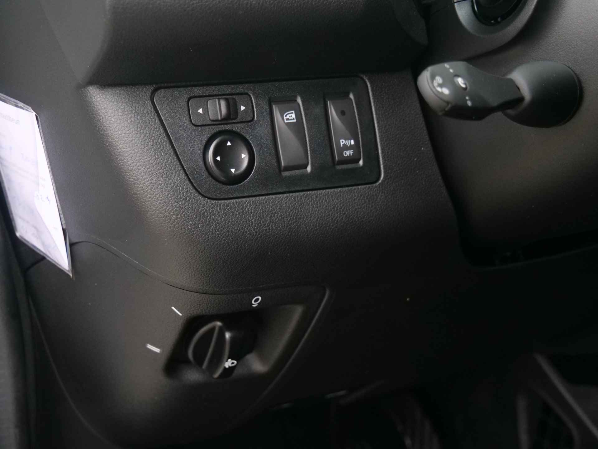 Dacia Spring Comfort Plus 27 kWh Automaat Navigatie / DAB / Apple Carplay / Camera - 26/41