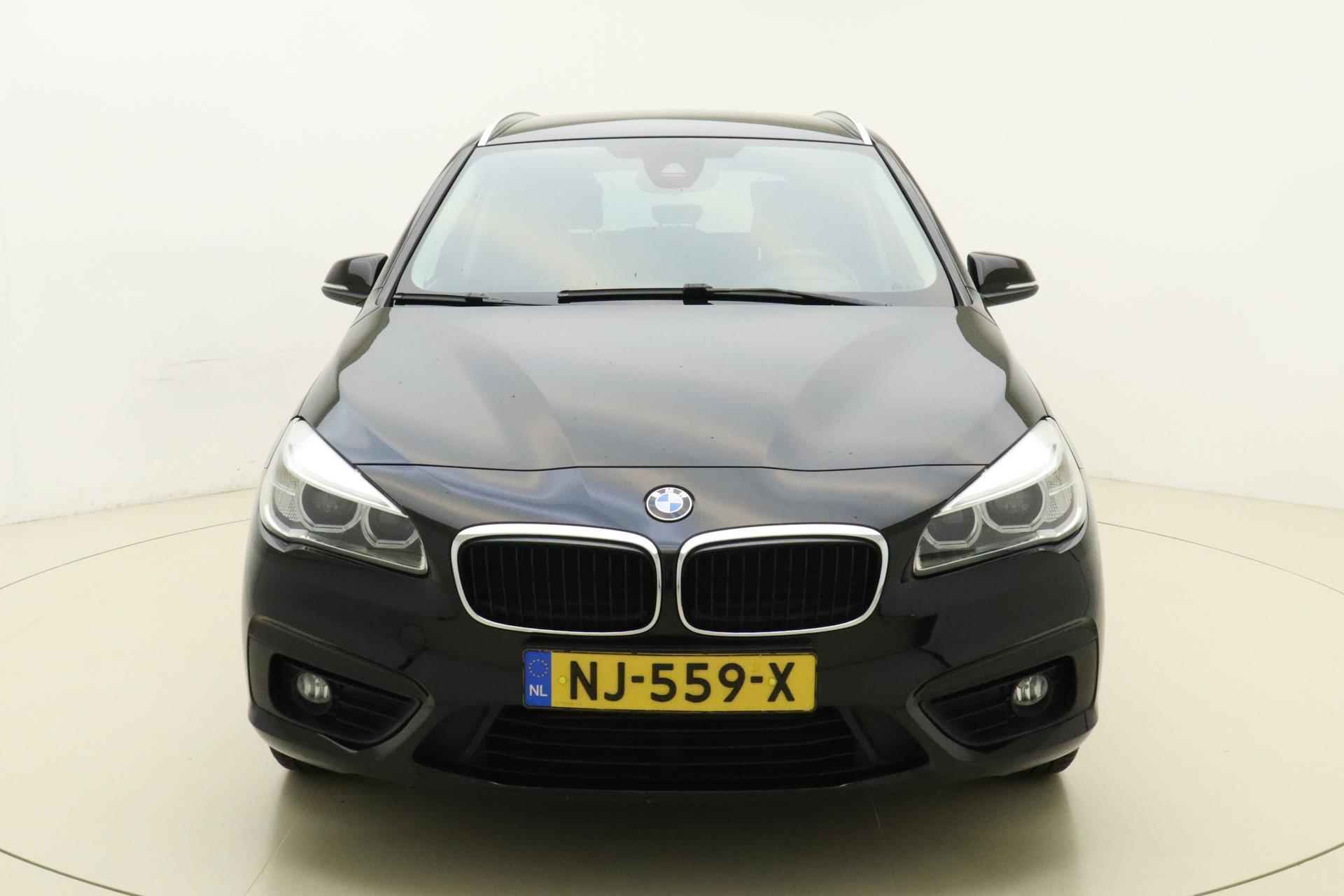 BMW 2-serie Gran Tourer 218i Centennial High Executive 136pk Navigatie | Lederen Bekleding | Stoelverwarming | Trekhaak | Climate Control | 18" Lichtmetalen Velgen - 7/36