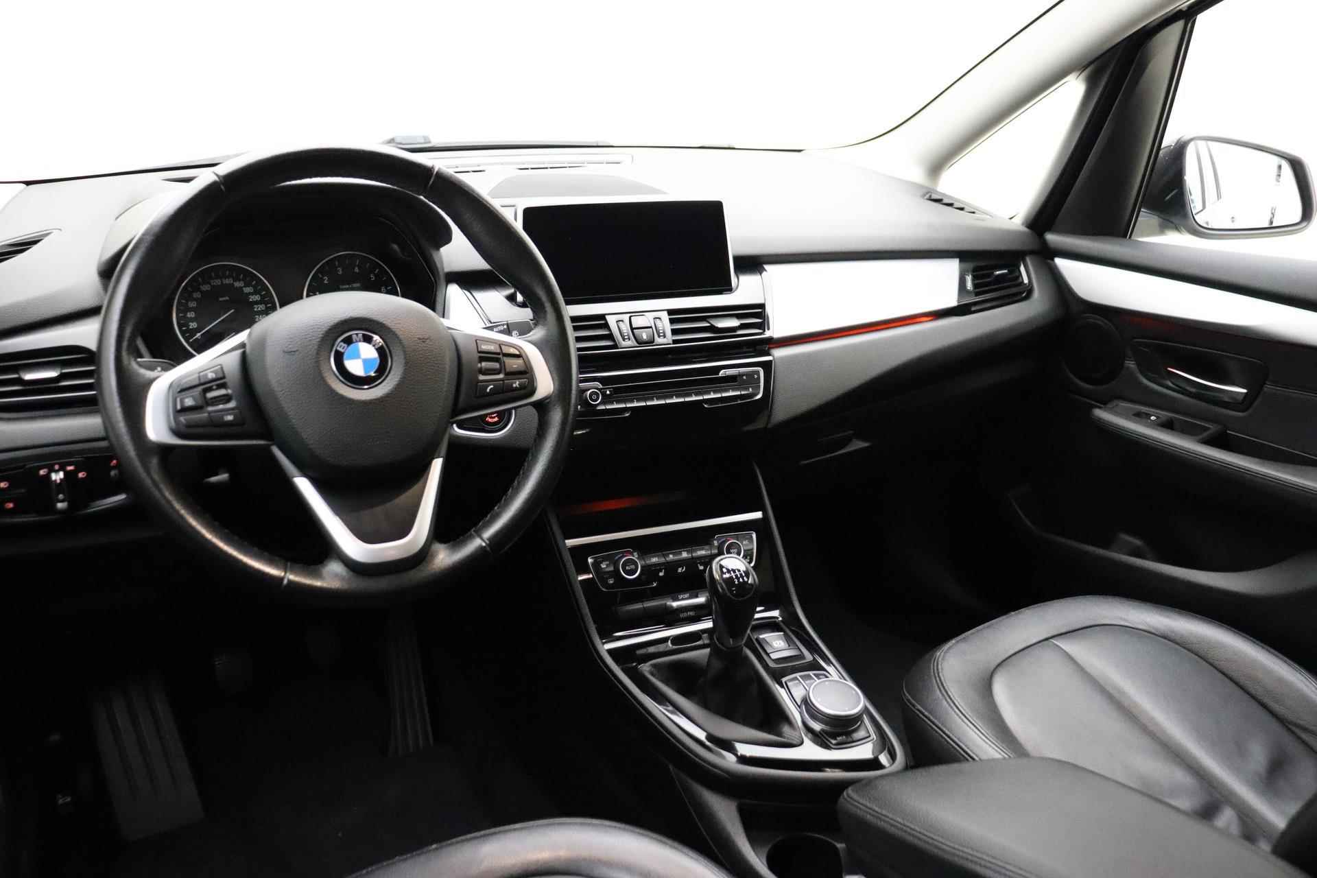 BMW 2-serie Gran Tourer 218i Centennial High Executive 136pk Navigatie | Lederen Bekleding | Stoelverwarming | Trekhaak | Climate Control | 18" Lichtmetalen Velgen - 8/36