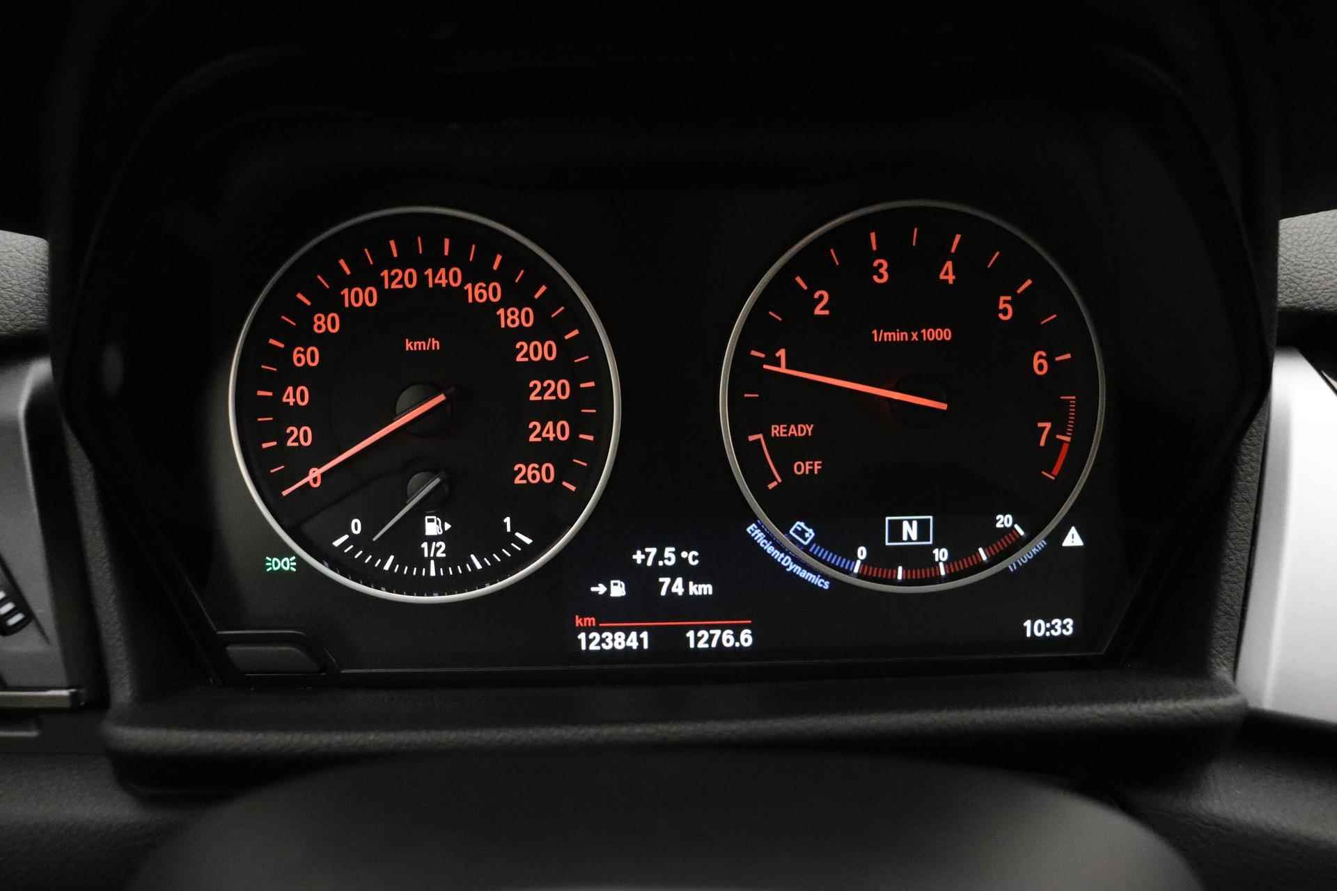 BMW 2-serie Gran Tourer 218i Centennial High Executive 136pk Navigatie | Lederen Bekleding | Stoelverwarming | Trekhaak | Climate Control | 18" Lichtmetalen Velgen - 31/36