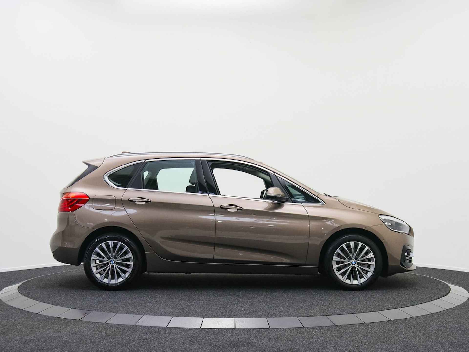 Bmw 2-serie Active Tourer 218i High Executive Edition | Navigatie | Elek. Achterklep - 6/44