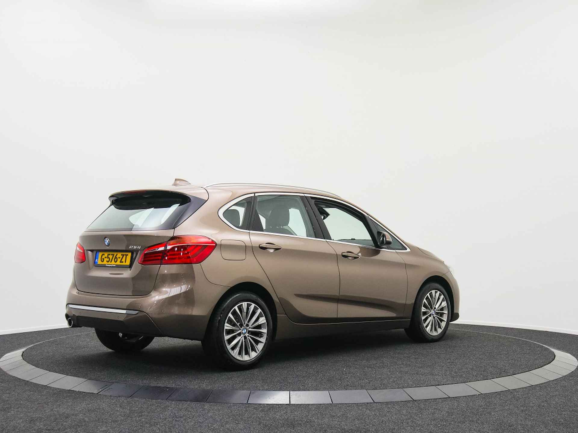 Bmw 2-serie Active Tourer 218i High Executive Edition | Navigatie | Elek. Achterklep - 7/44