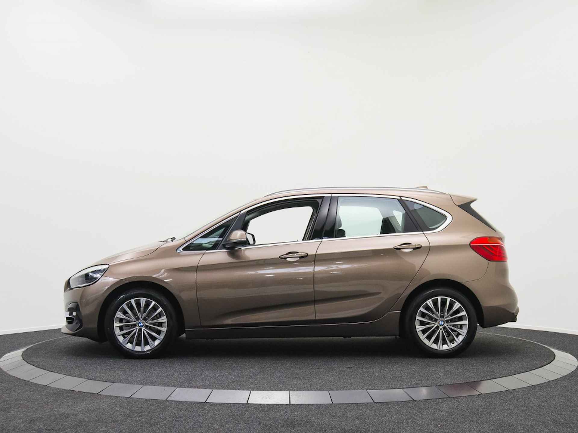 Bmw 2-serie Active Tourer 218i High Executive Edition | Navigatie | Elek. Achterklep - 10/44