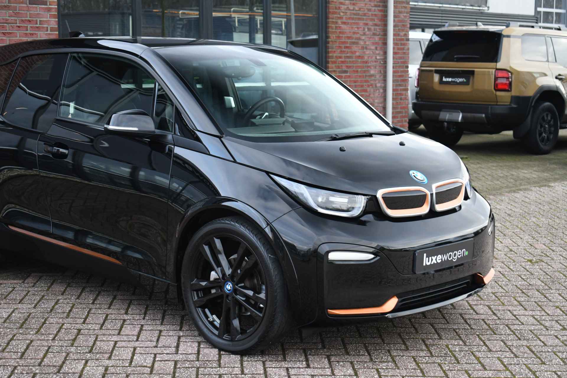 BMW i3 S 120Ah 42kWh RoadStyle H/K Camera Carplay Leder 20inch - 61/78