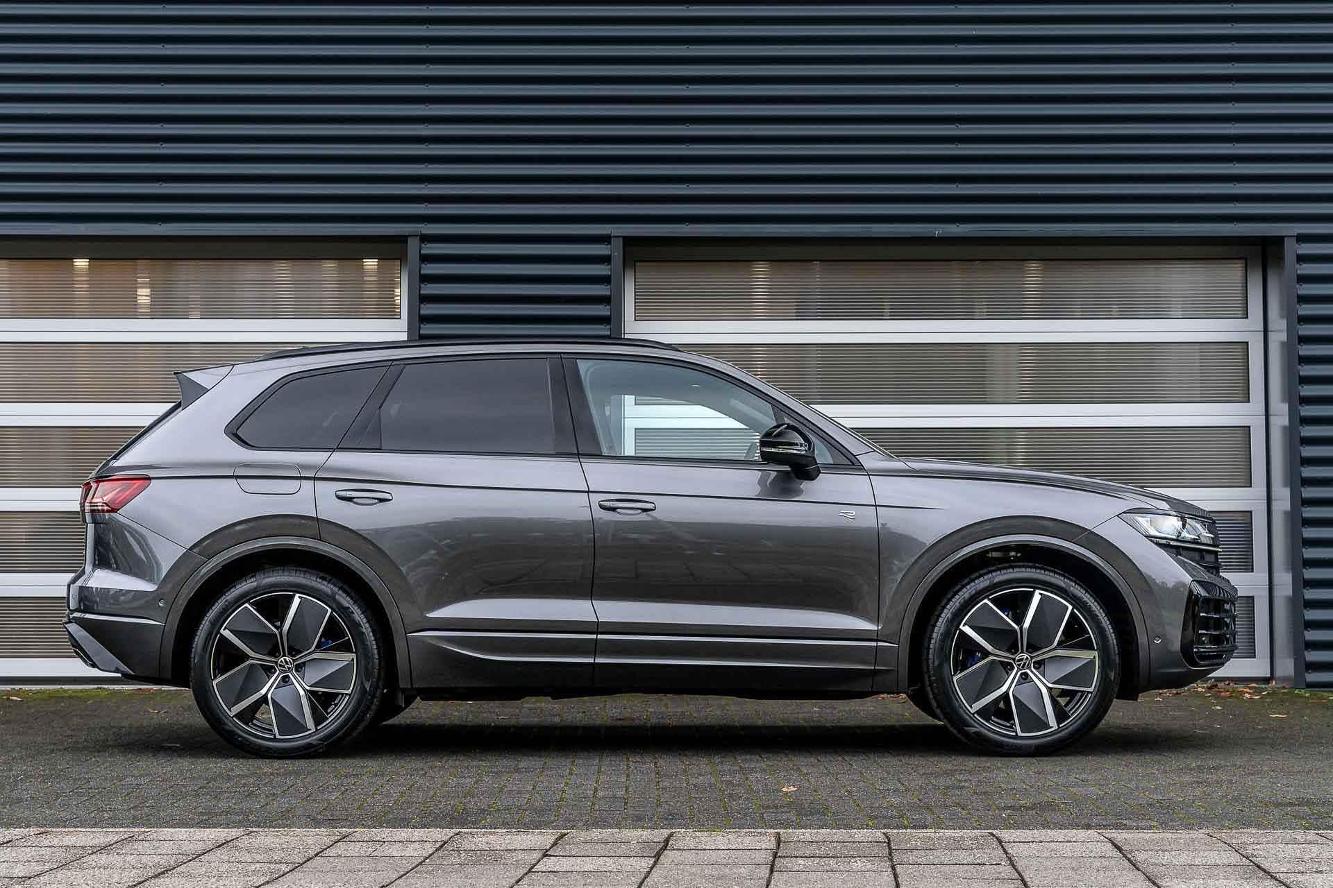 Volkswagen Touareg R 3.0 TSI 462pk Tiptronic eHybrid 4MOTION | 21" Velgen | Trekhaak Wegkl. - 3/69