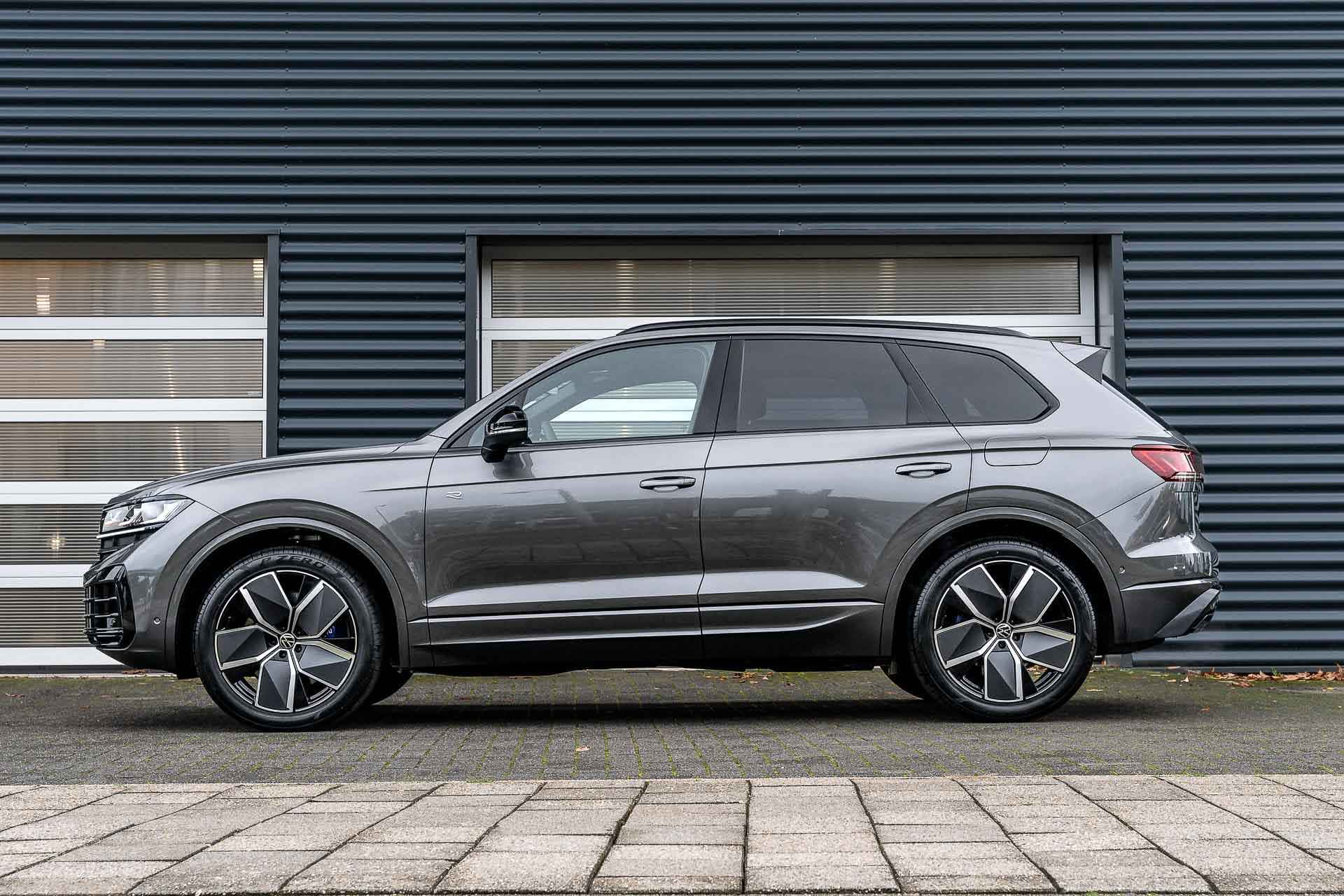 Volkswagen Touareg R 3.0 TSI 462pk Tiptronic eHybrid 4MOTION | 21" Velgen | Trekhaak Wegkl. - 14/69