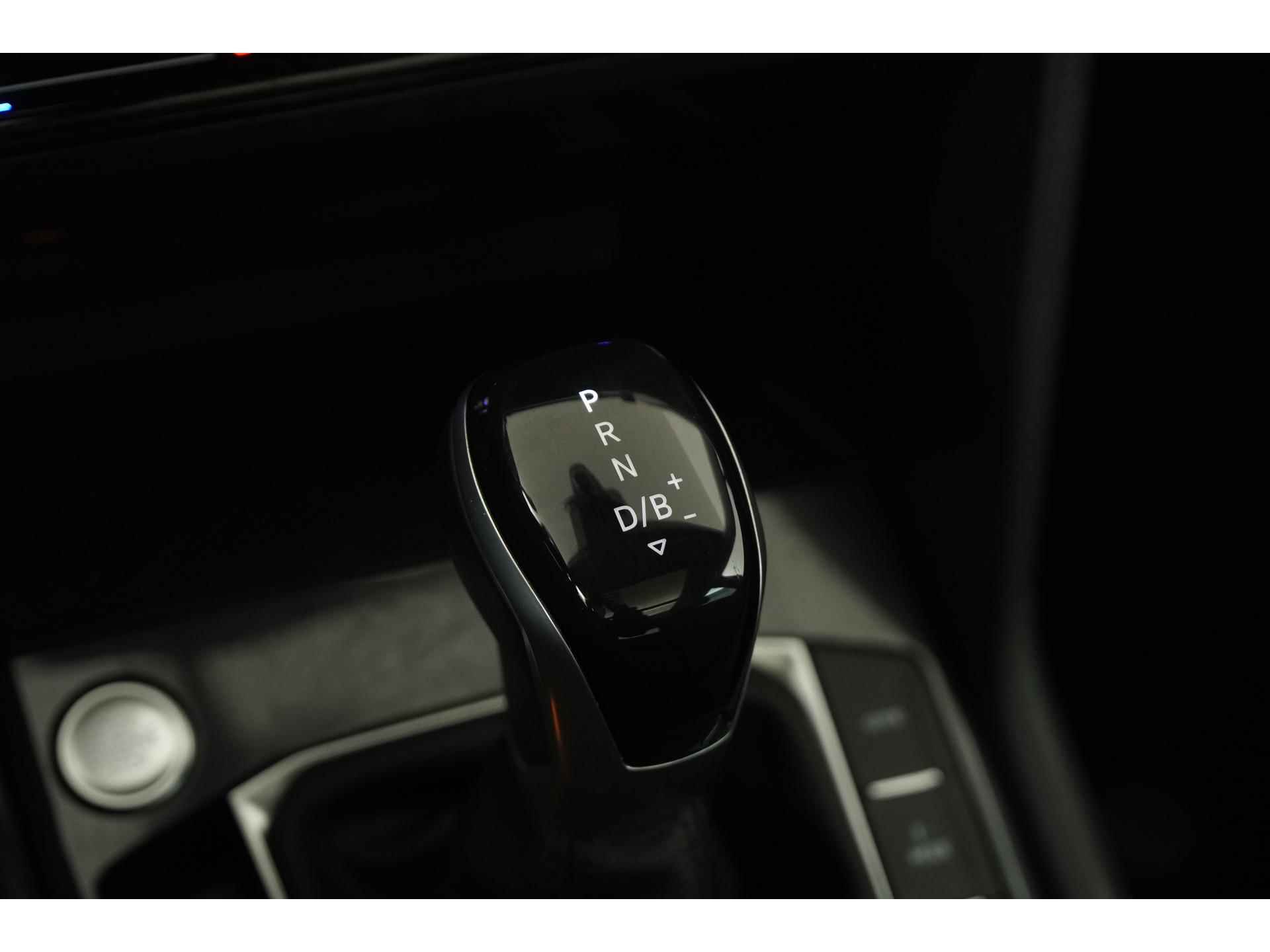 Volkswagen Tiguan 1.4 TSI eHybrid Life | Panoramadak | Trekhaak | Zondag Open! - 13/50