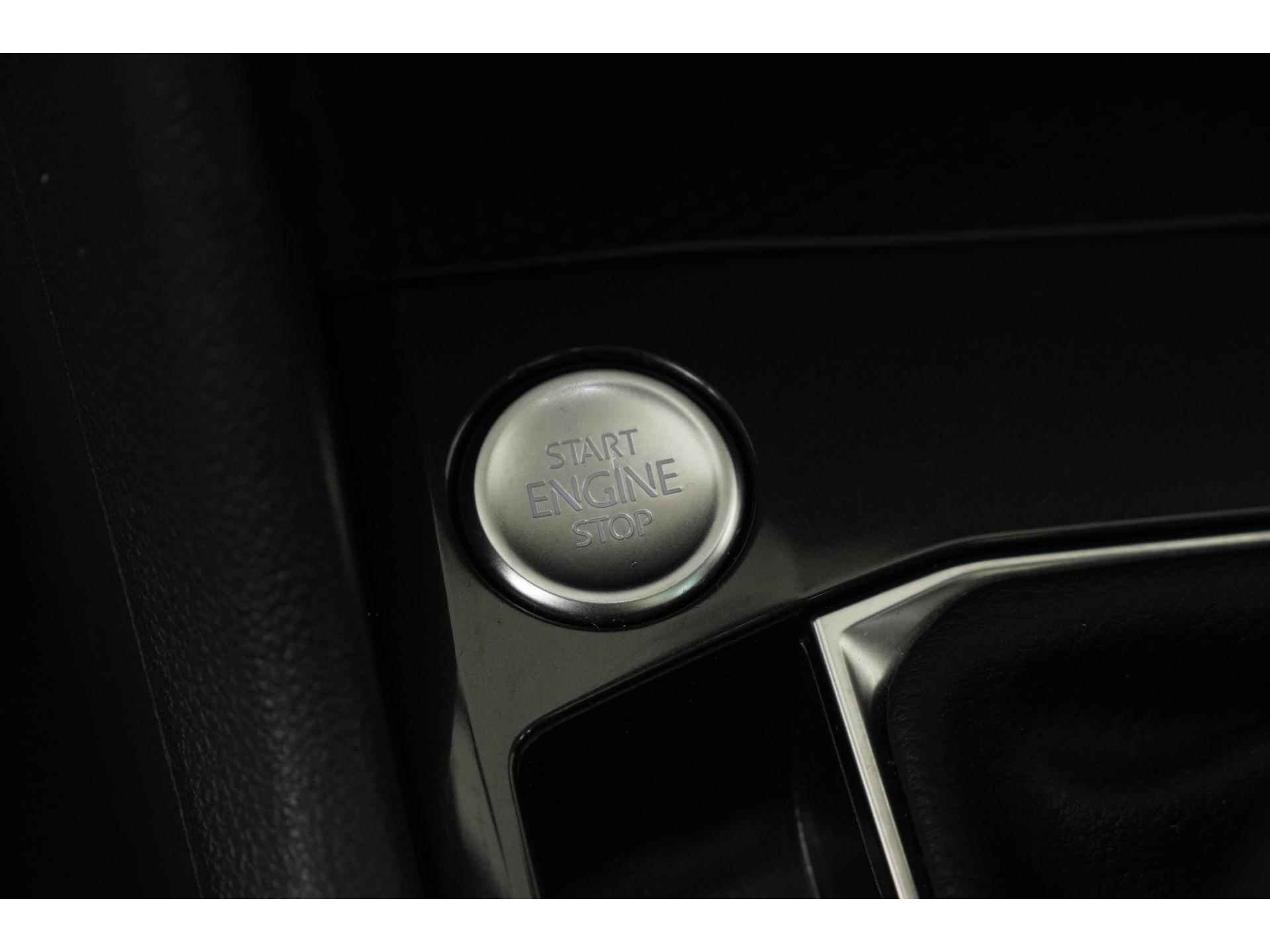 Volkswagen Tiguan 1.4 TSI eHybrid Life | Panoramadak | Trekhaak | Zondag Open! - 33/50