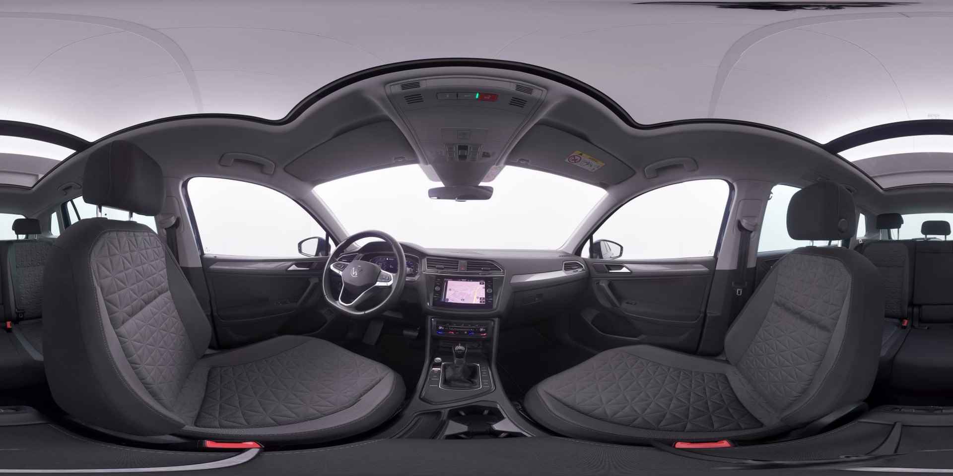 Volkswagen Tiguan 1.4 TSI eHybrid Life | Panoramadak | Trekhaak | Zondag Open! - 50/50