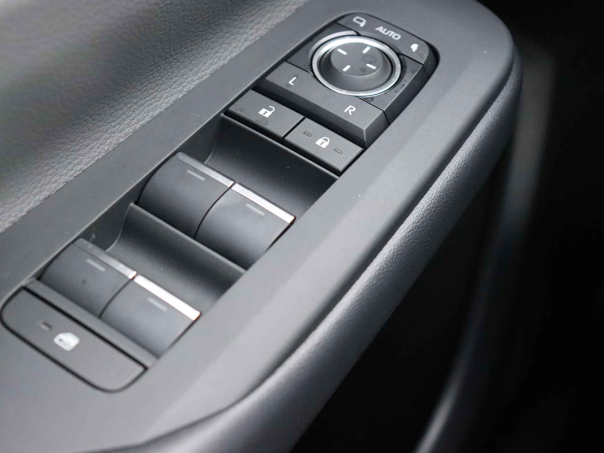 Toyota Prius 2.0 Plug-in Executive, Snel leverbaar!! - 27/39