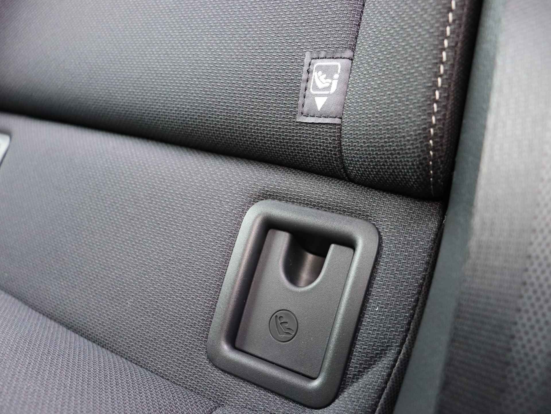 Toyota Prius 2.0 Plug-in Executive | Snel leverbaar! - 34/39