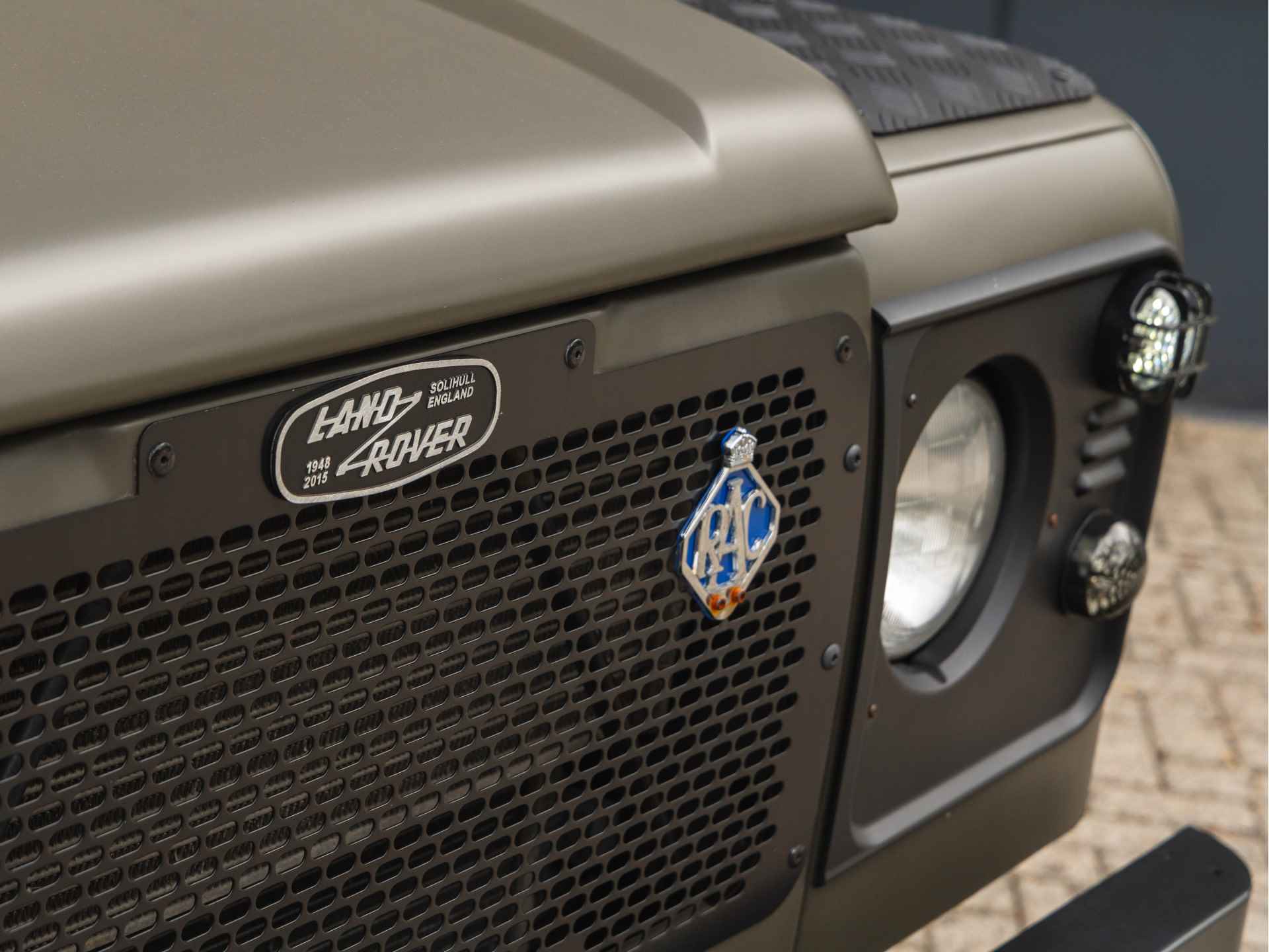 Land Rover Defender 2.5 TD5 90 SW - 6-Zits - 10/40