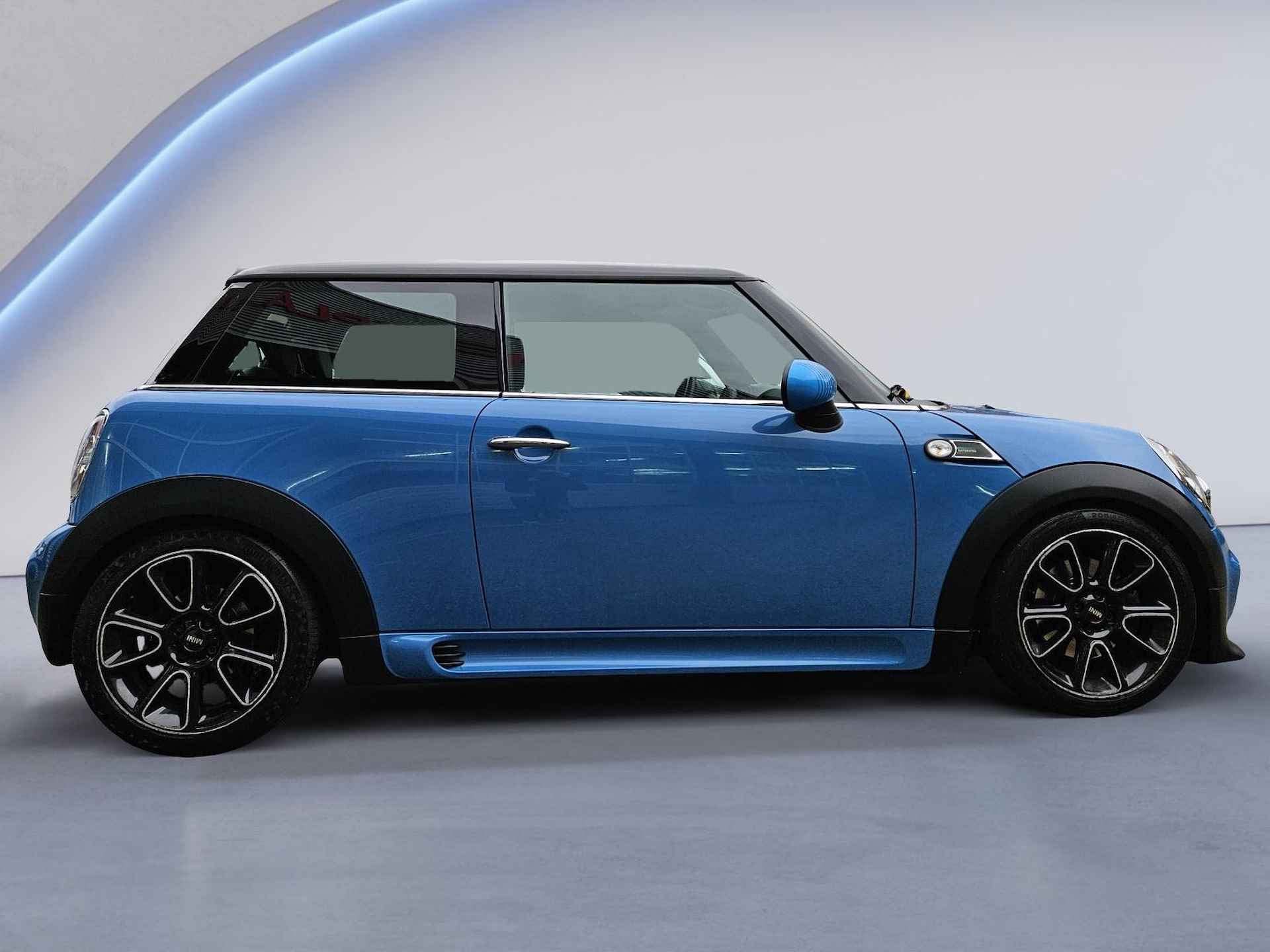 Mini Cooper S 1.6 Bayswater Edition /Uniek/Apple Carplay/Scorpion uitlaat/Leder/Cruise&Clima Control/Stoelverw./Groot scherm/Harman Kardon/Alarm Klasse 3(MET GARANTIE*) - 5/33