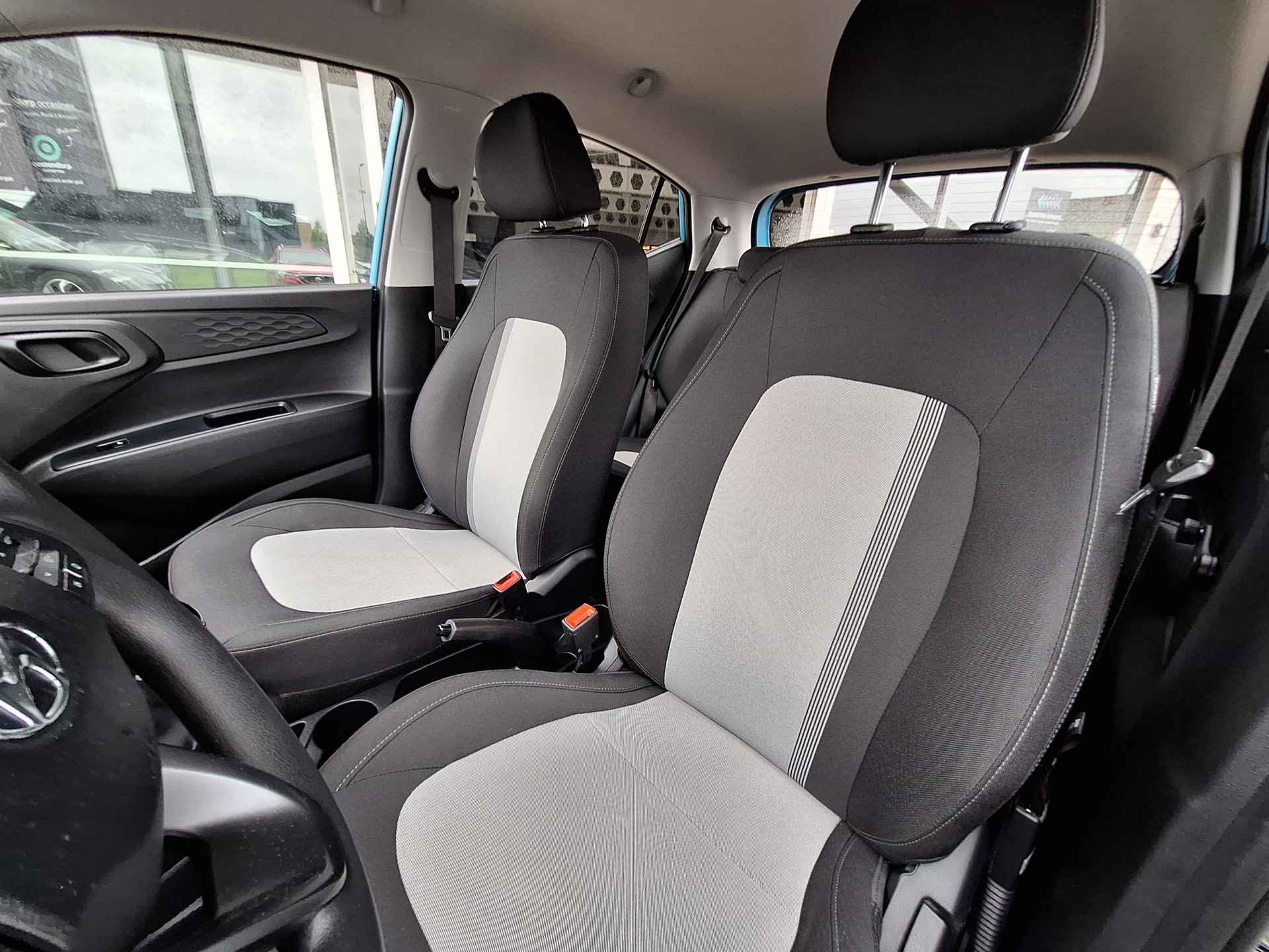 Hyundai i10 1.0 Drive 5-zits Automaat | Rijklaarprijs! | Airconditioning | Elektrische ramen | Inclusief 36 mnd Garantie! | - 12/26