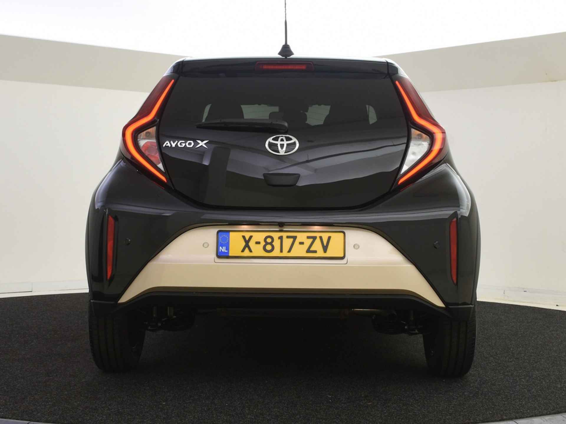 Toyota Aygo X 1.0 VVT-i MT Pulse | PDC V+A | Stoelverwarming - 9/29