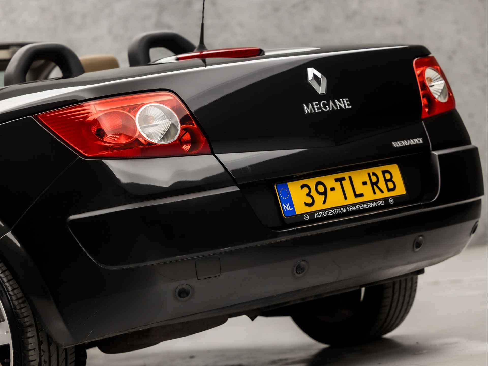 Renault Megane Cabriolet 2.0-16V Tech Line Automaat (YOUNGTIMER, XENON, PARKEERSENSOREN, LEDEREN SPORTSTOELEN, CRUISE, LM VELGEN, NIEUWE APK, NIEUWSTAAT) - 13/28