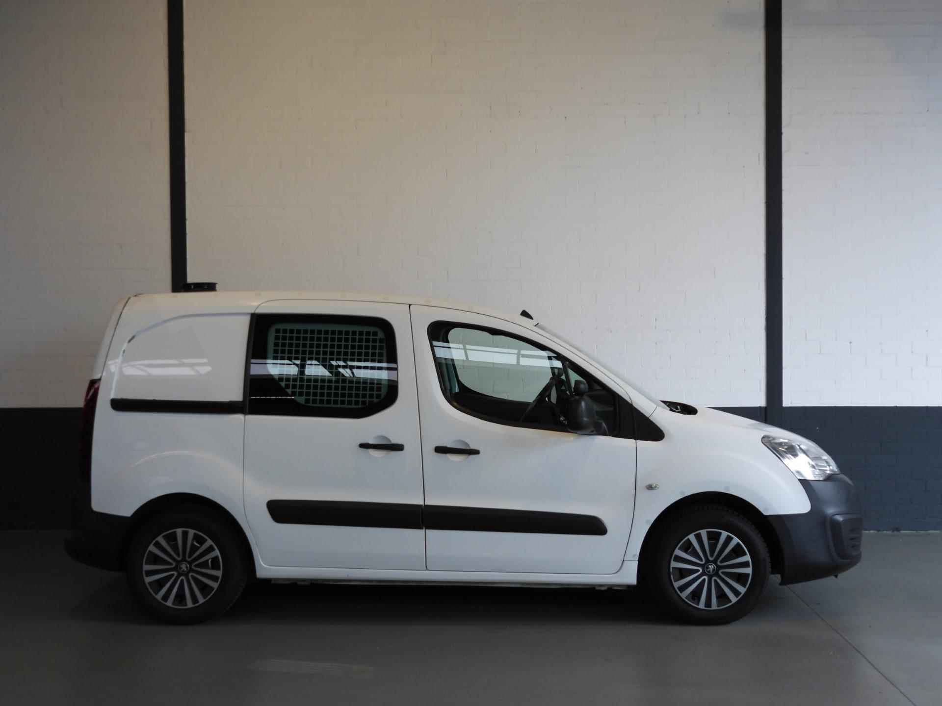 Peugeot Partner 120 1.6 HDi 100 L1 Première MARGE/NAVI/AIRCO/PDC! - 3/28