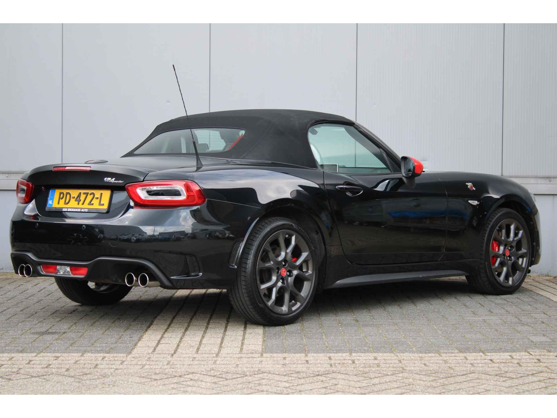 Fiat Spider Abarth 1.4 MultiAir Turbo - 6/48