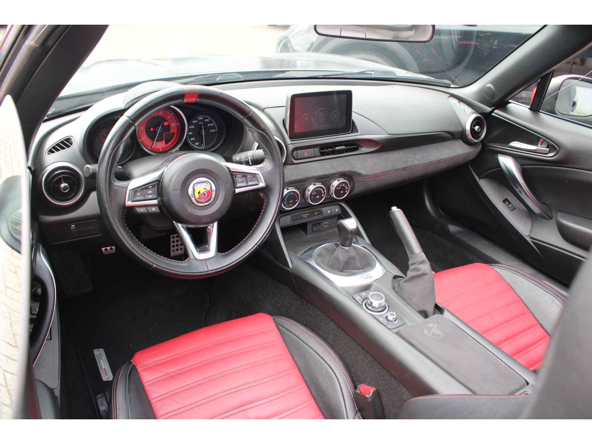 Fiat Spider Abarth 1.4 MultiAir Turbo - 20/48