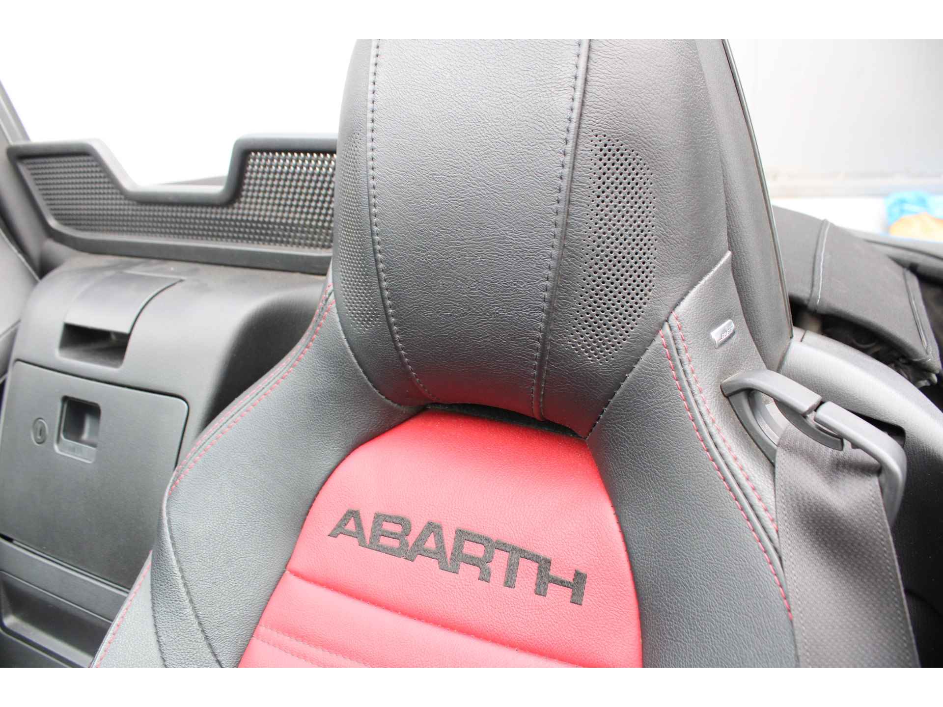 Fiat Spider Abarth 1.4 MultiAir Turbo - 22/48