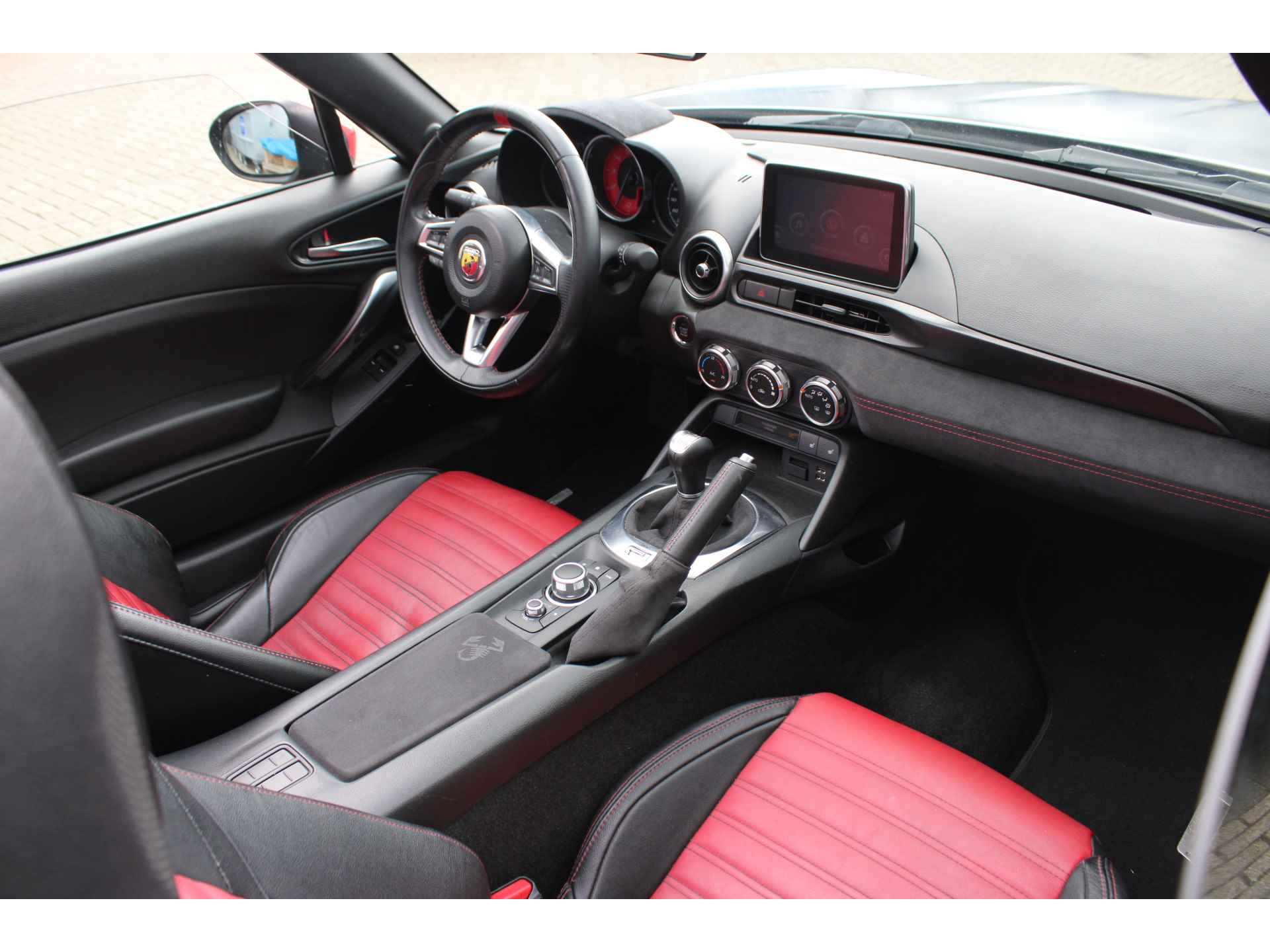 Fiat Spider Abarth 1.4 MultiAir Turbo - 23/48