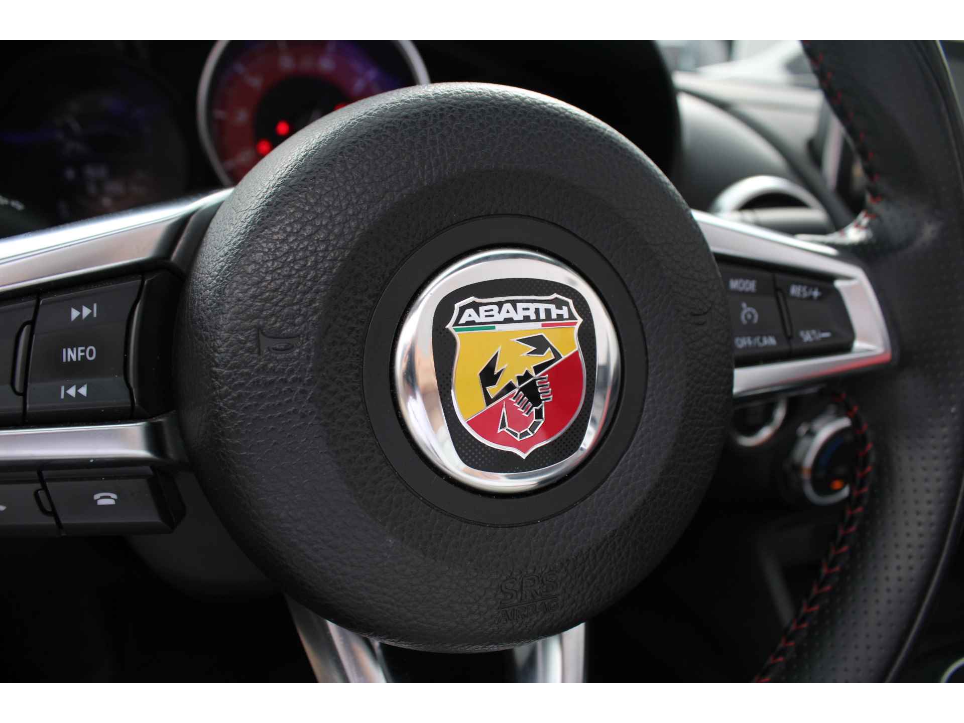 Fiat Spider Abarth 1.4 MultiAir Turbo - 30/48