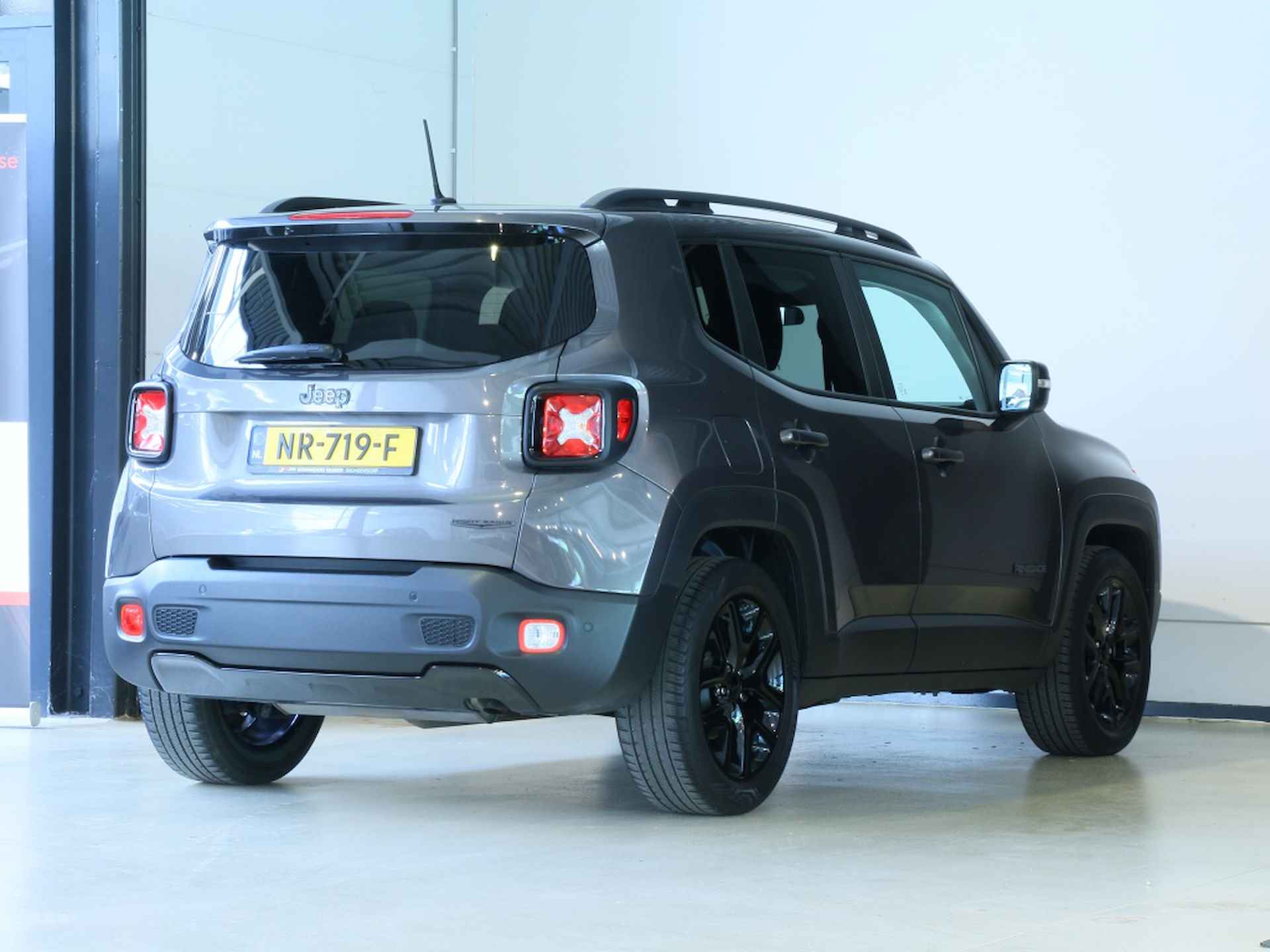 Jeep Renegade 1.4 140pk Night Eagle * RIJKLAARPRIJS * 12mnd BOVAG garantie - 17/22