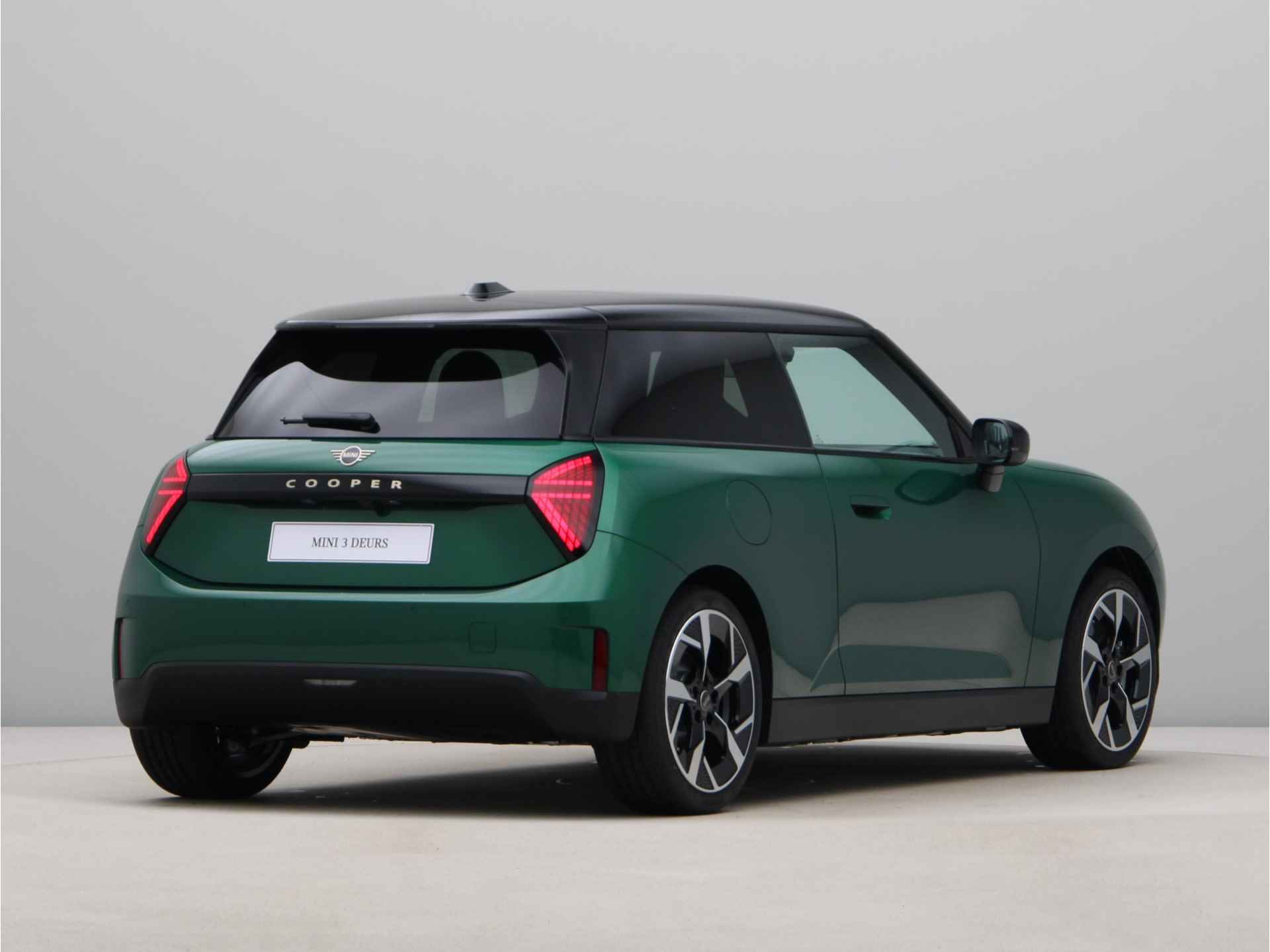 MINI Cooper E Favoured Pakket M PRIVATE LEASE EUR 399,- (48 mnd/10.000 km incl. SEPP subsidie) - 6/24