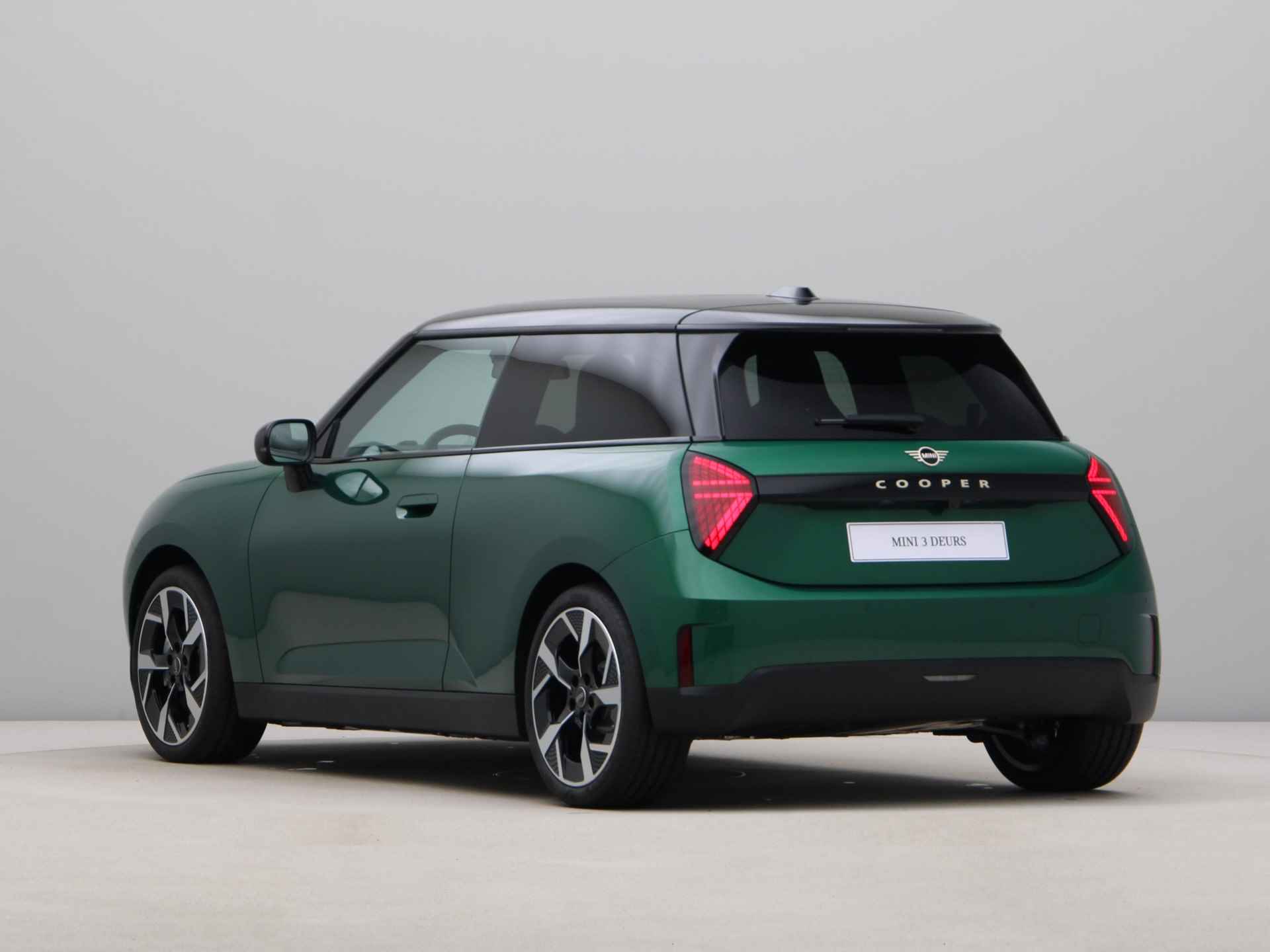 MINI Cooper E Favoured Pakket M PRIVATE LEASE EUR 399,- (48 mnd/10.000 km incl. SEPP subsidie) - 8/24