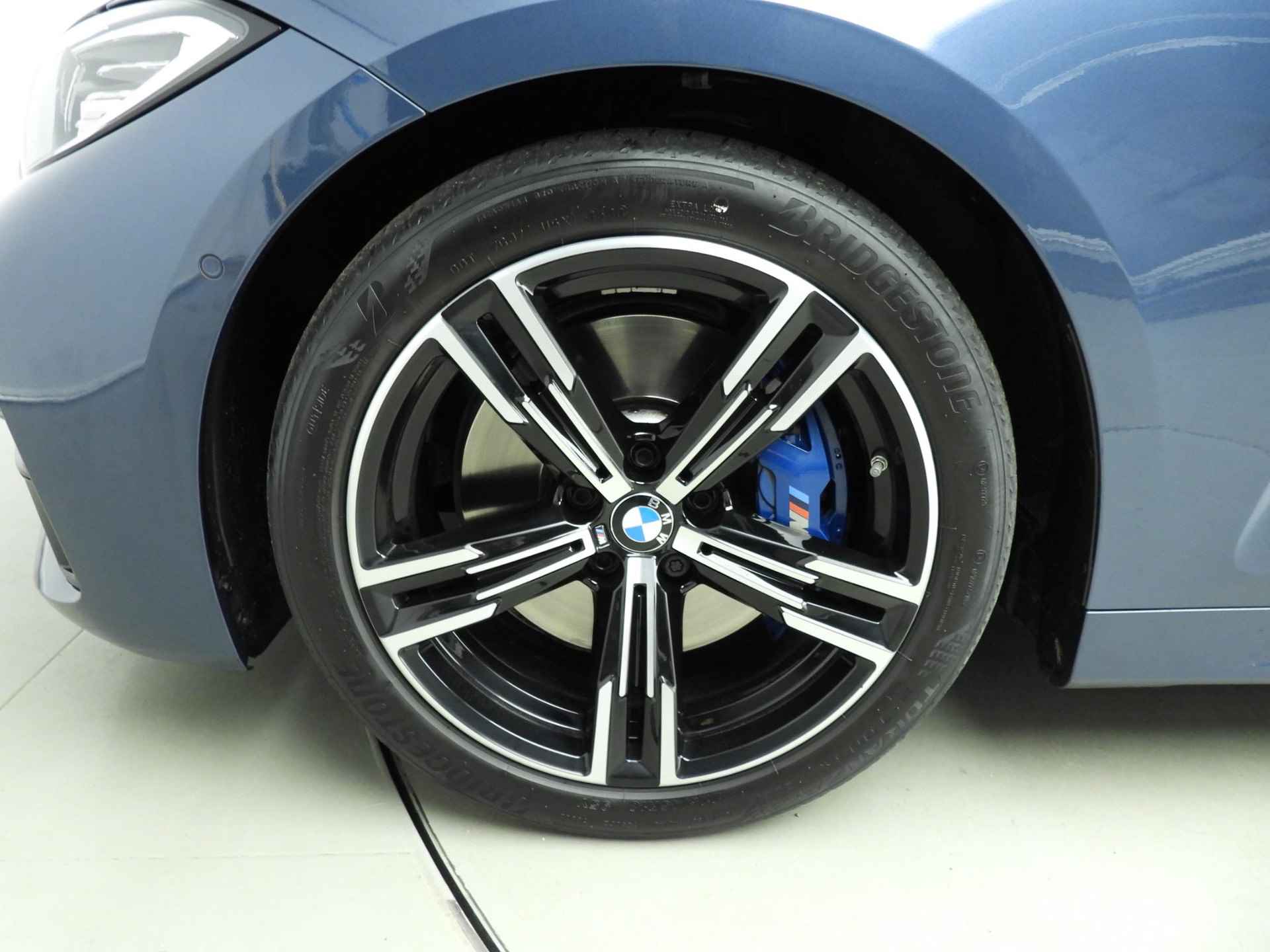 BMW 4 Serie Coupe 430i | M-Sportpakket | LED | Navigatie | Sportstoelen | Active cruise | DAB | Hifi speakers | Alu 18 inch - 39/40