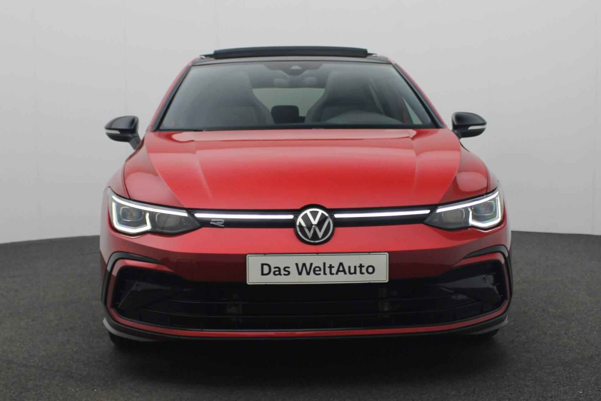 Volkswagen Golf 1.5 eTSI 130PK DSG R-Line Business+ Black Style | Pano | IQ Light | Camera | ACC | 18 inch | Apple Carplay / Android Auto - 18/44