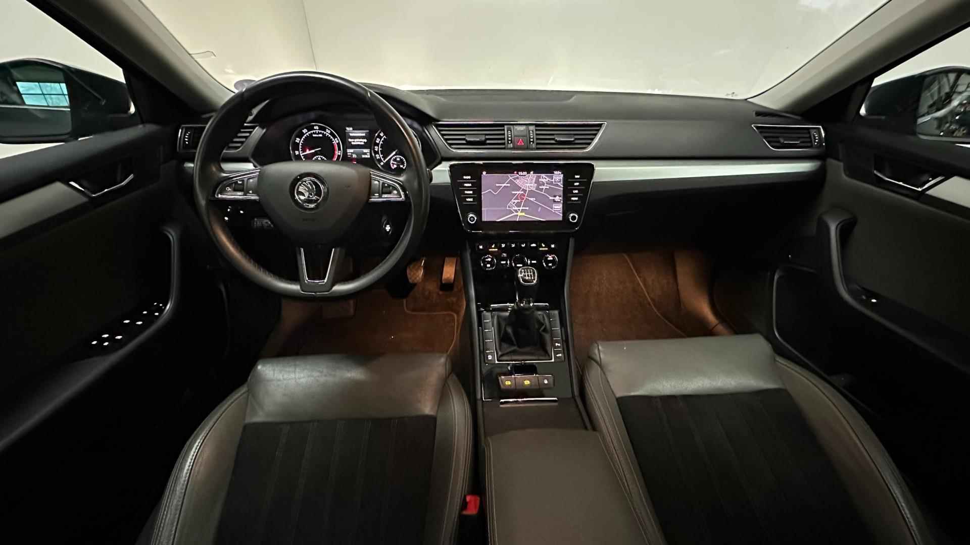 Skoda Superb Combi 1.5 TSI ACT Ambition Business benzine navigatie carplay parkeersensoren cruisecontrole pano carplay - 11/25