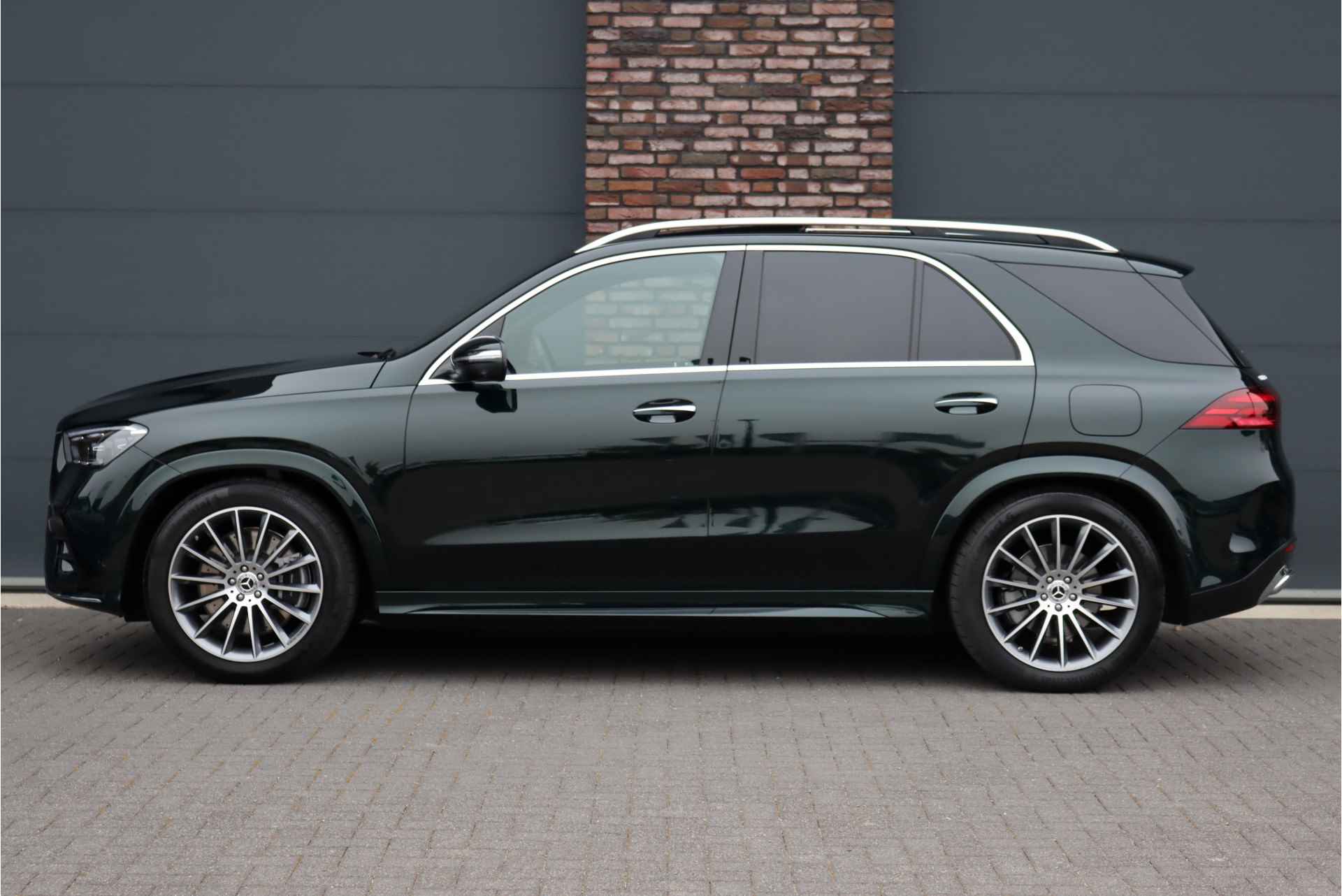 Mercedes-Benz GLE 350 de 4MATIC AMG Line Aut9 | Luchtvering | Distronic+ | Trekhaak | Burmester | Leder | Memory | Panoramadak | Rijassistentiepakket | Keyless Go | Surround Camera | Augmented Reality | - 10/49