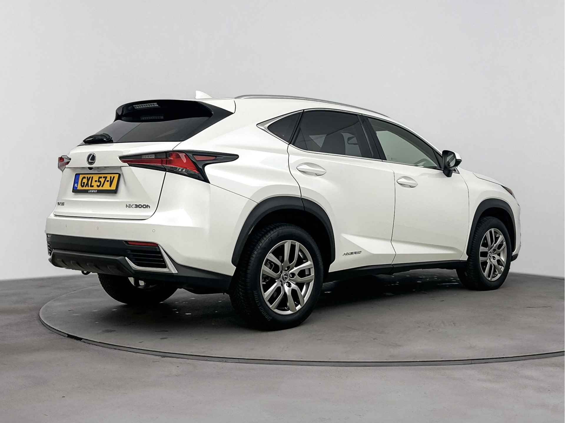 Lexus NX 300h AWD Luxury Edition Limited | Navigatie | Camera | Parkeersensoren | Cruise Control Adaptief | Climate Control | Stoelverwarming | - 3/45