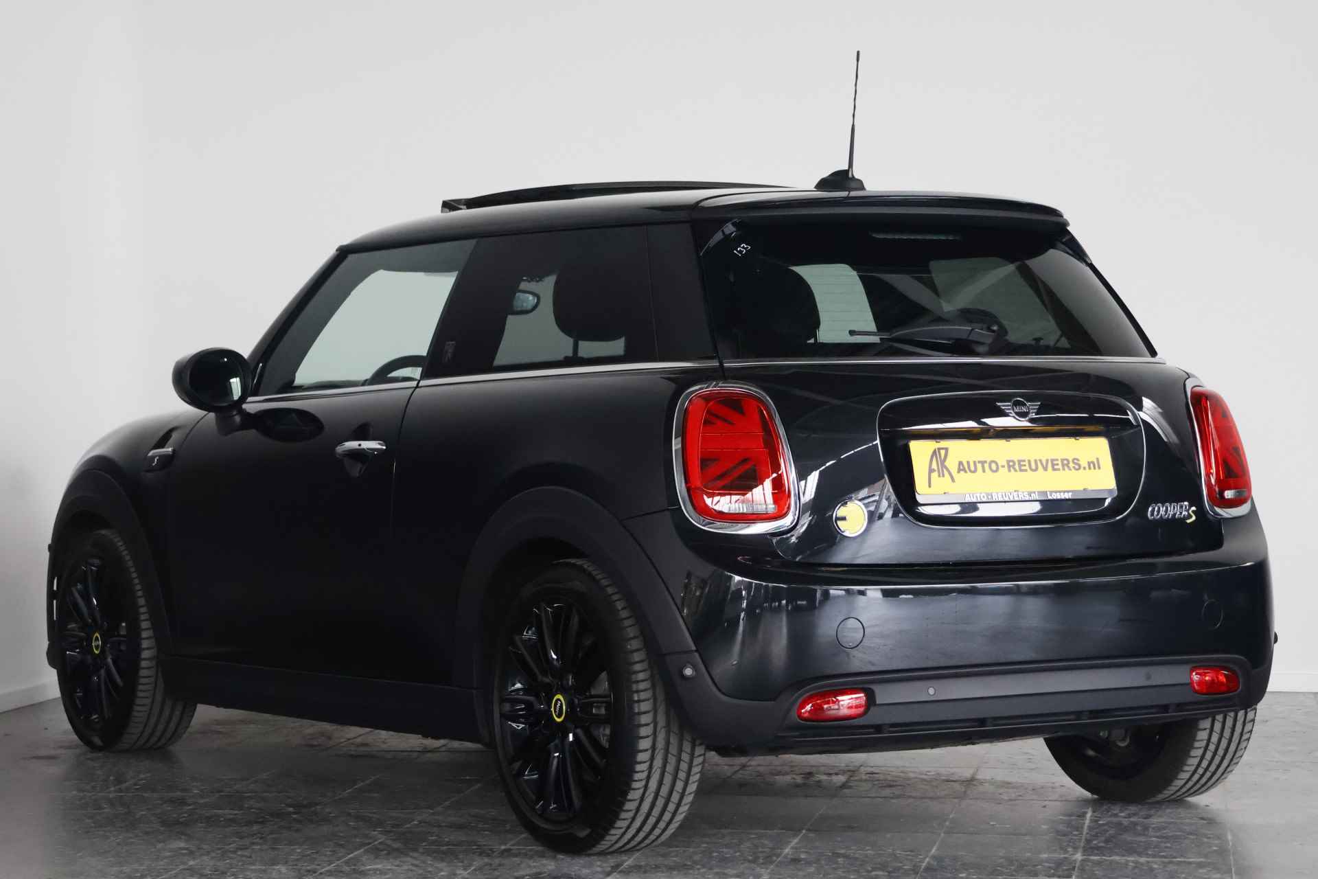 MINI Cooper Electric MINI Yours 33 kWh / LED / Opendak / Leder / HarmanKardon / HUD - 7/31