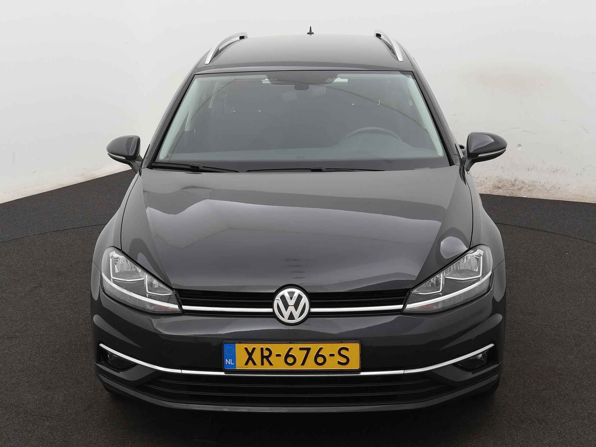 Volkswagen Golf Variant 1.0 TSI Highline 115PK automaat | Trekhaak | Navigatie | Digitale cockpit | Stoelverwarming | Adaptive Cruise Control | Parkeersensoren | App Connect - 10/22