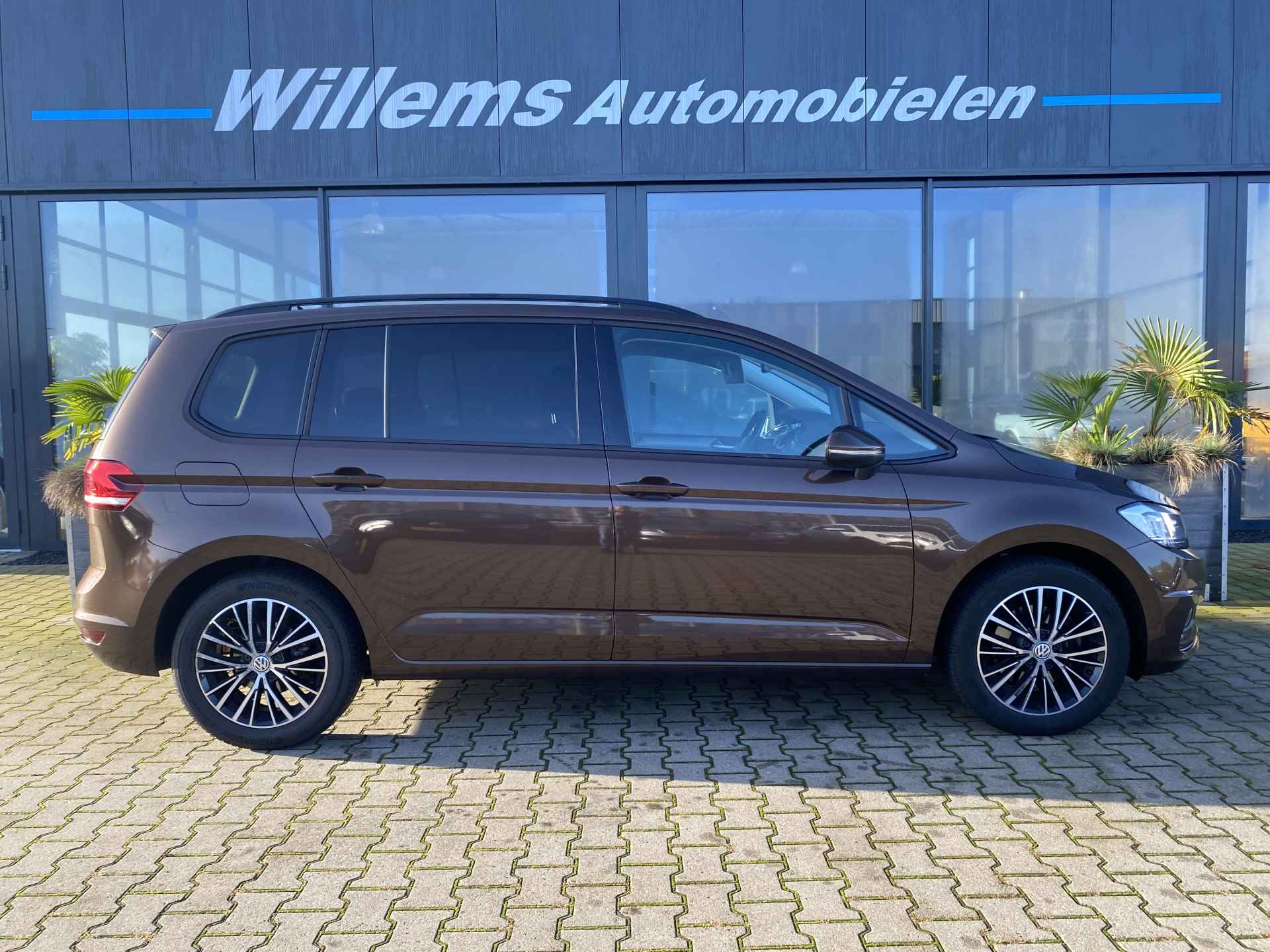 Volkswagen Touran 1.4 TSI Comfortline 7p DSG & App Connect  & Trekhaak, 3 stoelen isofix - 6/35