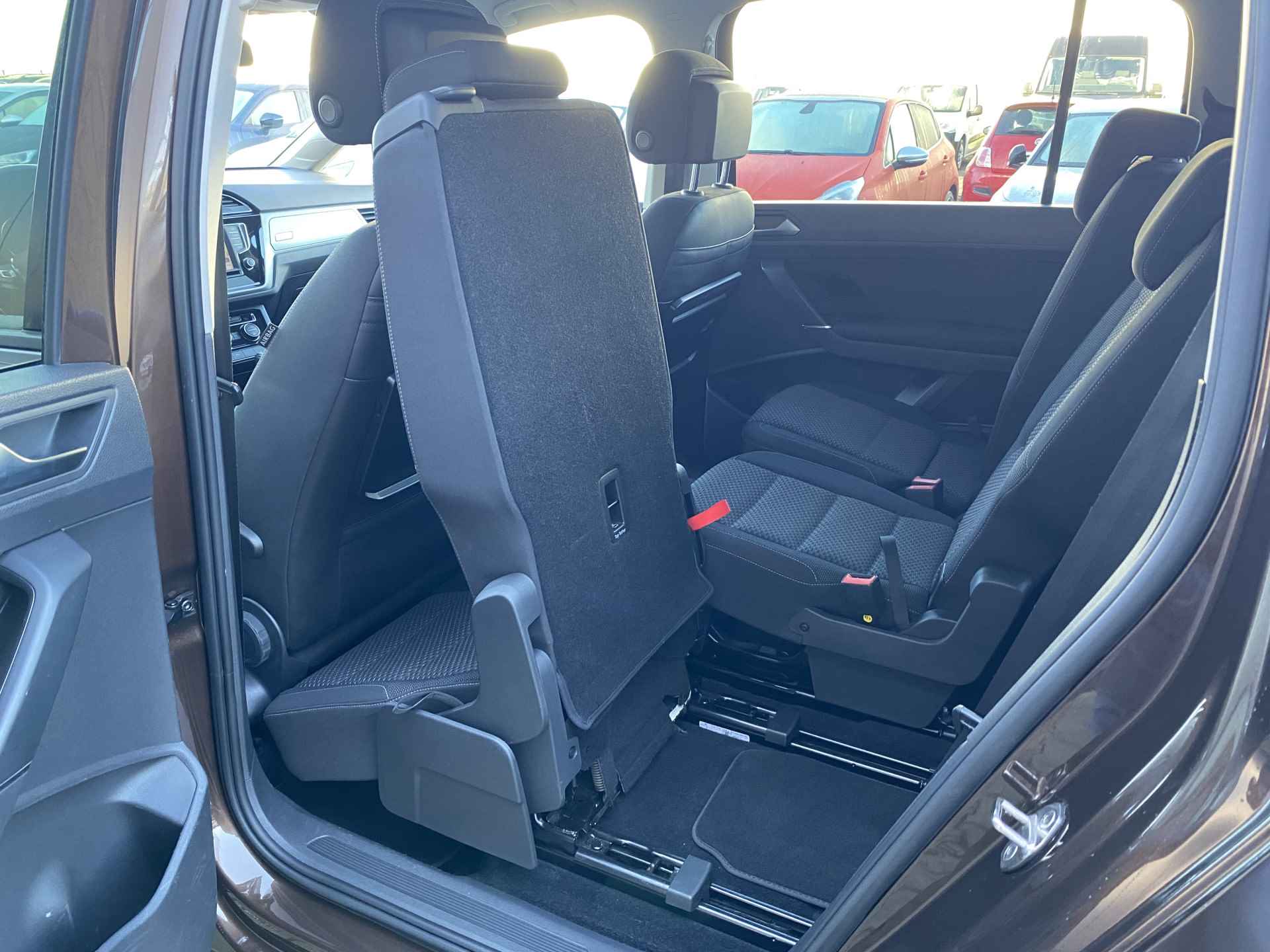 Volkswagen Touran 1.4 TSI Comfortline 7p DSG & App Connect  & Trekhaak, 3 stoelen isofix - 35/35