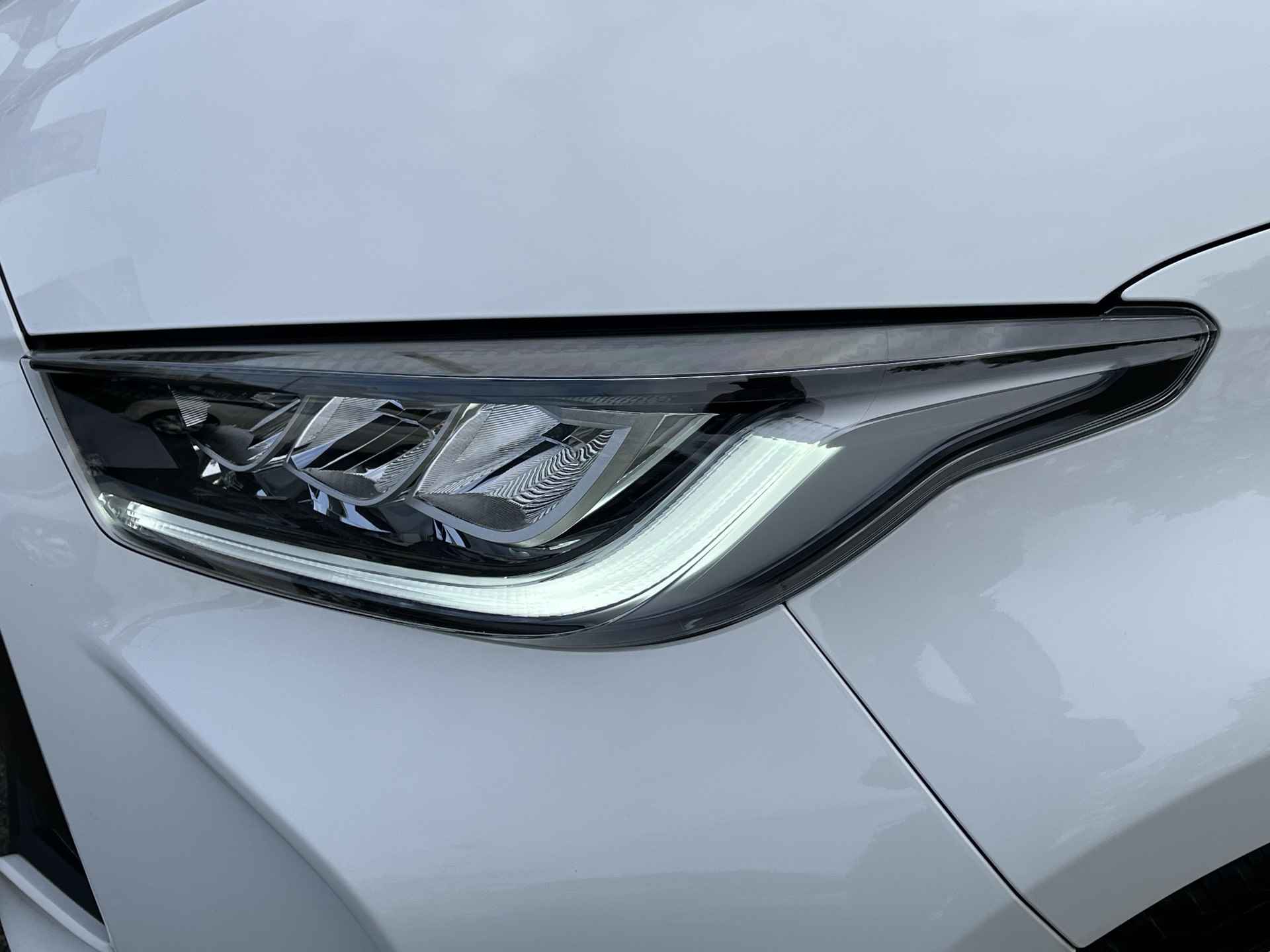Toyota Yaris 1.5 Hybrid Dynamic | Carplay | LED koplampen | Licht metalen velgen | Parkeercamera | - 21/26