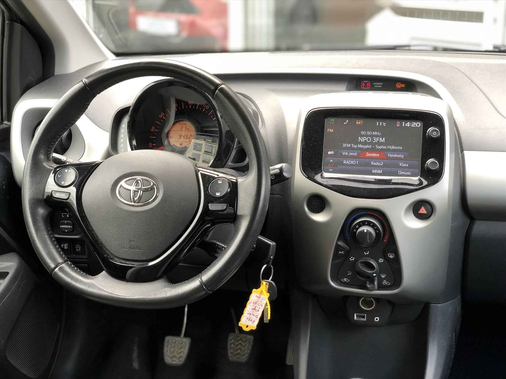 Toyota Aygo 1.0 VVT-i X-Sport | Lichtmetalen velgen, Privacy Glass, Spoiler, Trekhaak, Parkeercamera, Stuurbediening, Bluetooth, Zeer compleet! - 16/33