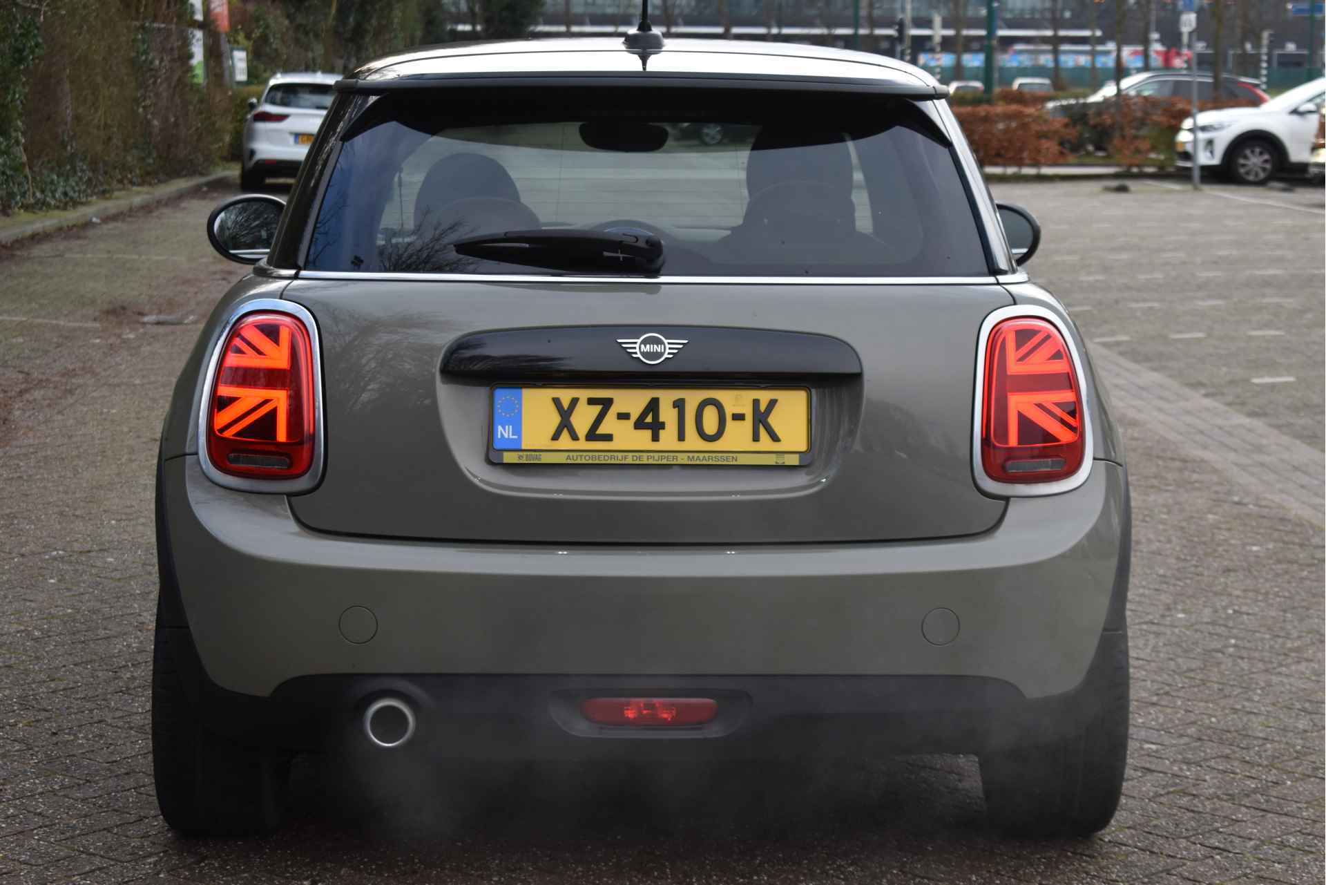 MINI Mini 1.5 Cooper Chili Business Bi-Tone | NL-Auto | Z+W banden | Leder | Nav | Carplay | Cruise Contr | LED  / Xenon | LM-Velgen - 7/54