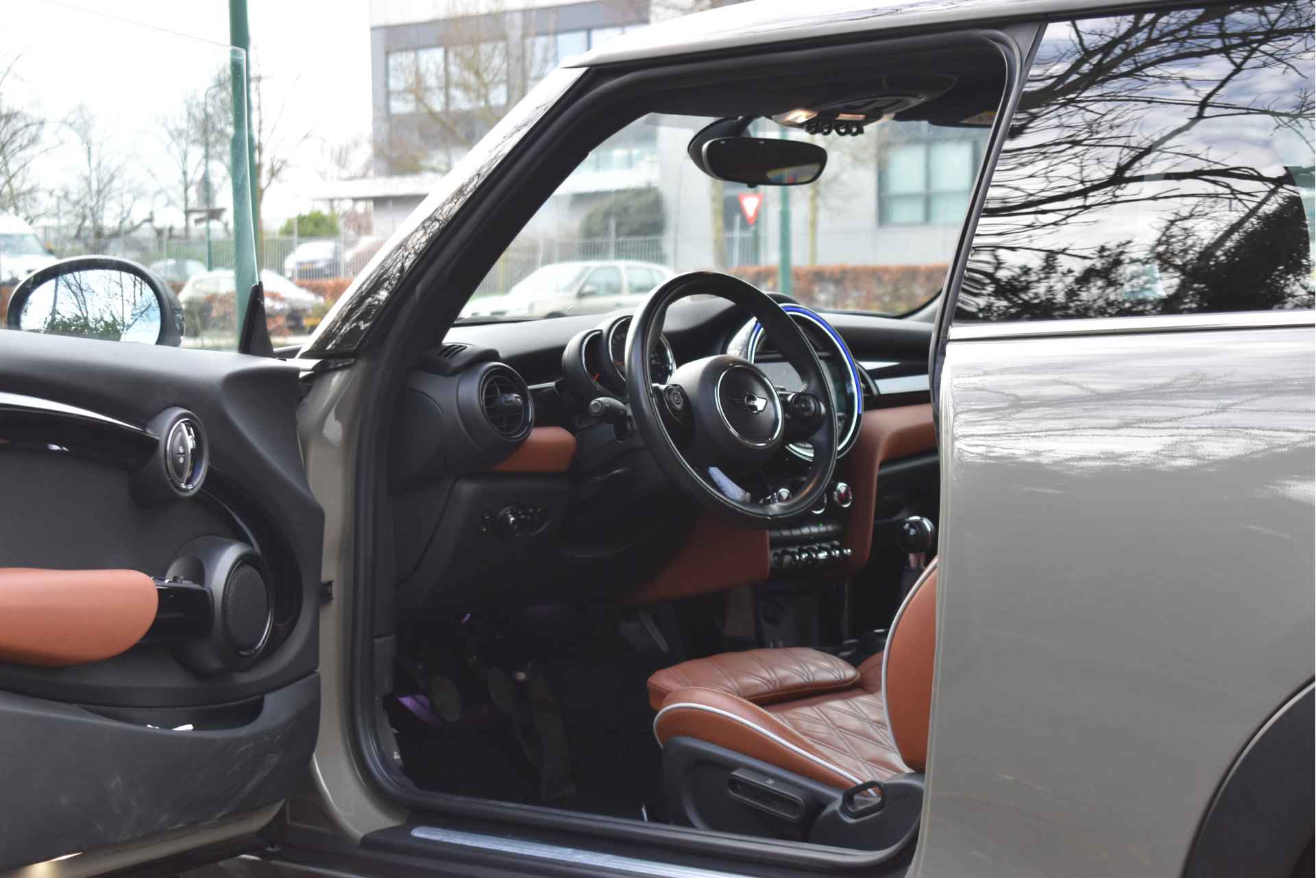 MINI Mini 1.5 Cooper Chili Business Bi-Tone | NL-Auto | Z+W banden | Leder | Nav | Carplay | Cruise Contr | LED  / Xenon | LM-Velgen - 12/54