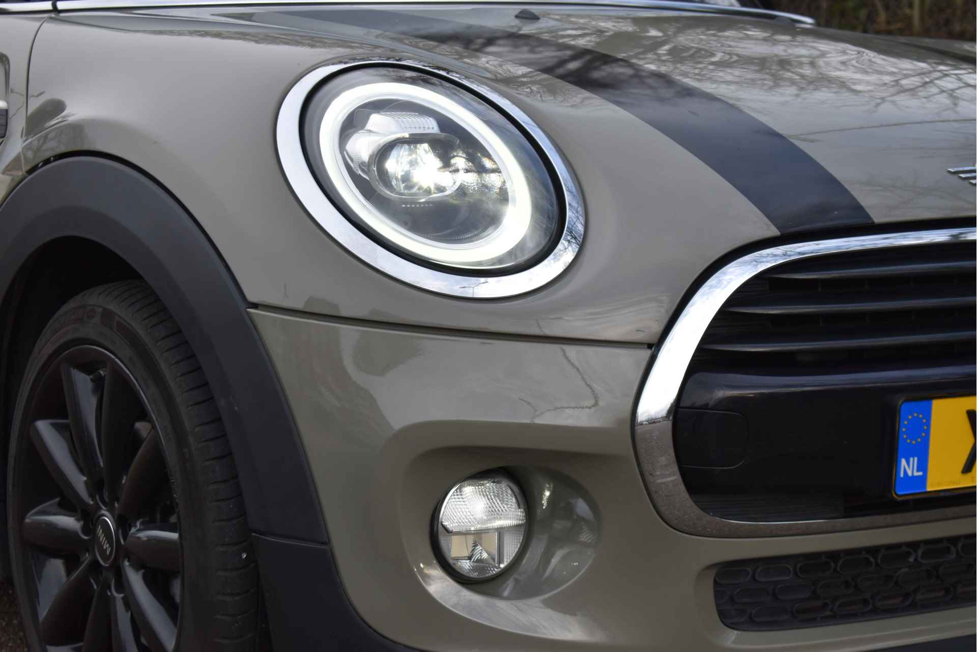 MINI Mini 1.5 Cooper Chili Business Bi-Tone | NL-Auto | Z+W banden | Leder | Nav | Carplay | Cruise Contr | LED  / Xenon | LM-Velgen - 32/54