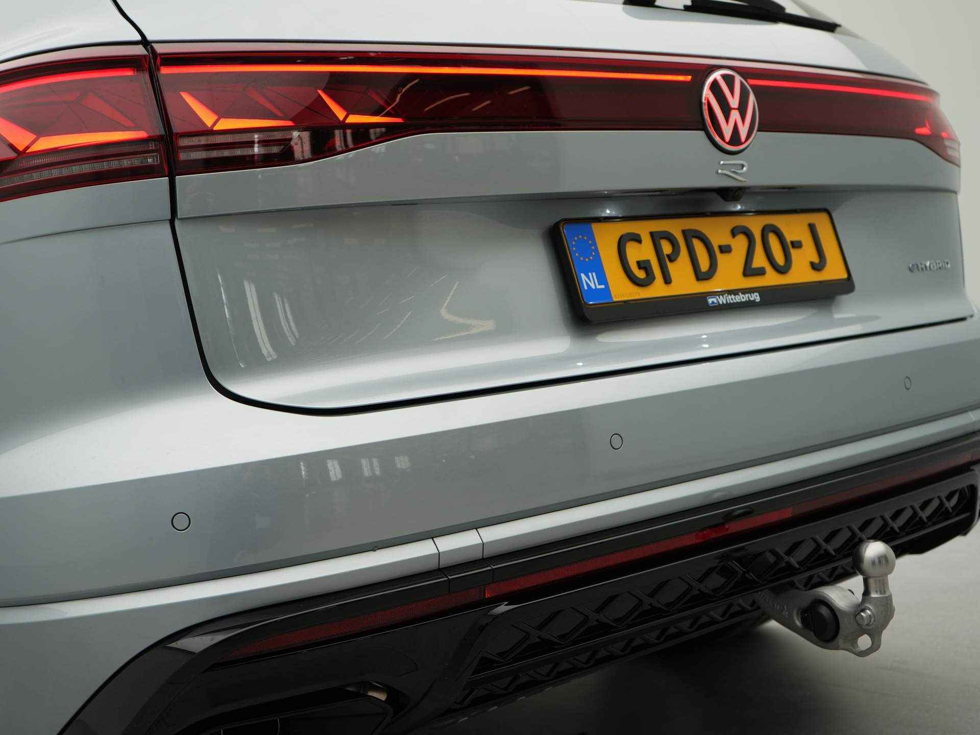 Volkswagen Touareg 3.0 TSi eHybrid 4MOTION R | auto. wegklapbare trekhaak | Navigatie by App |  Lederen bekleding | Velgen 22" | Panoramadak | - 29/90