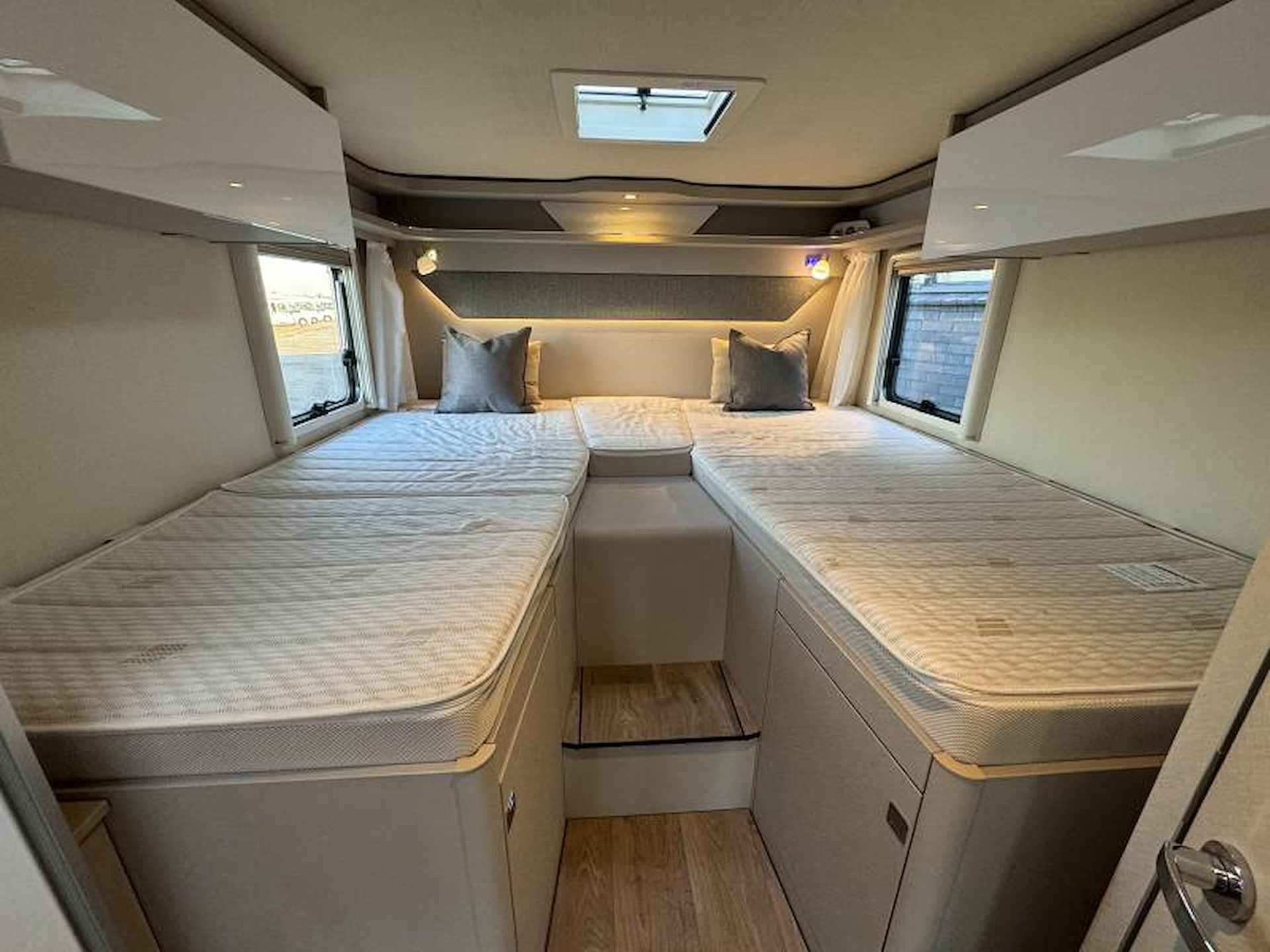 Hymer Tramp 685 S Automaat Enkele bedden - 4/25