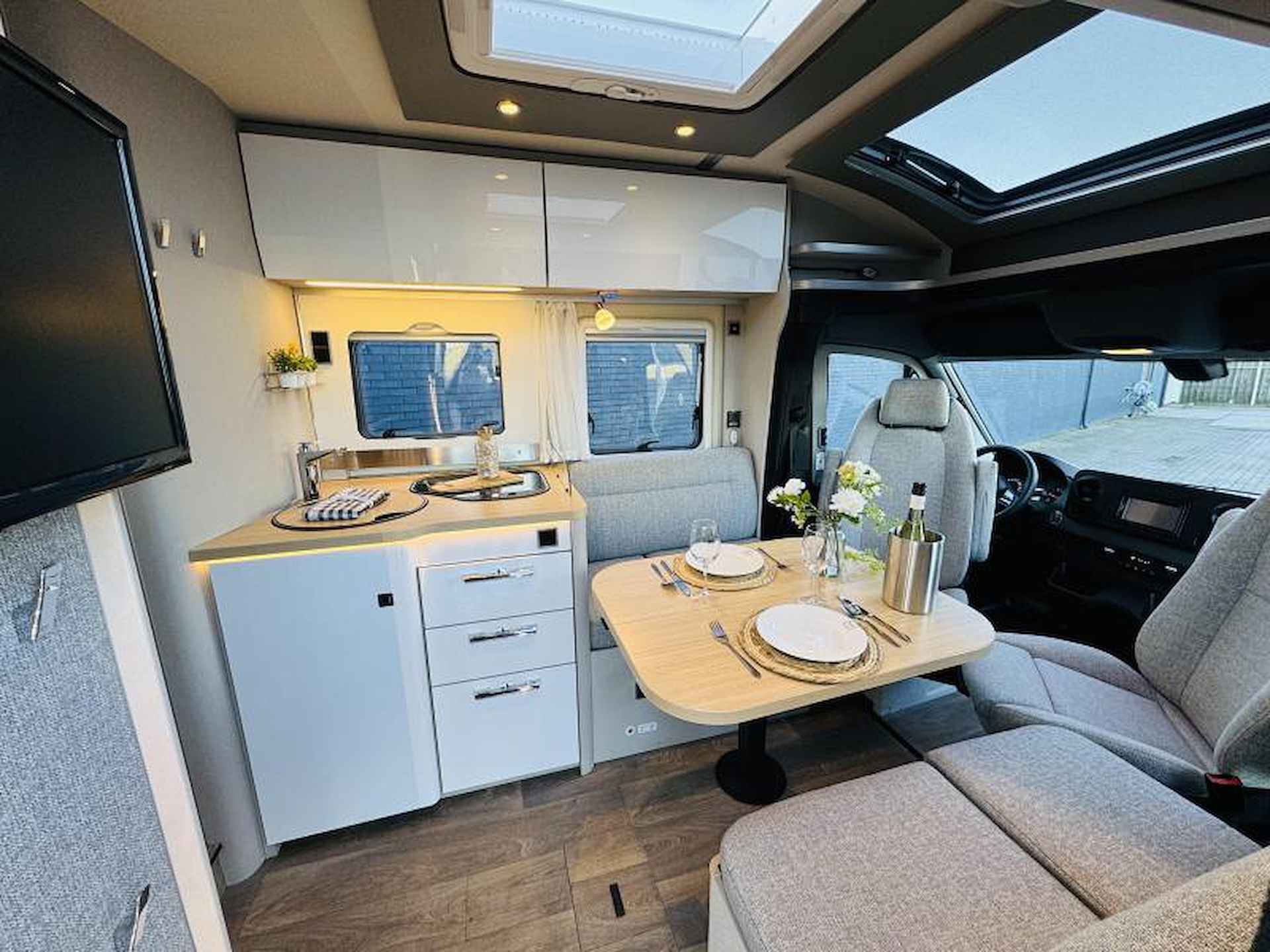 Hymer Tramp 685 S Automaat Enkele bedden - 15/25