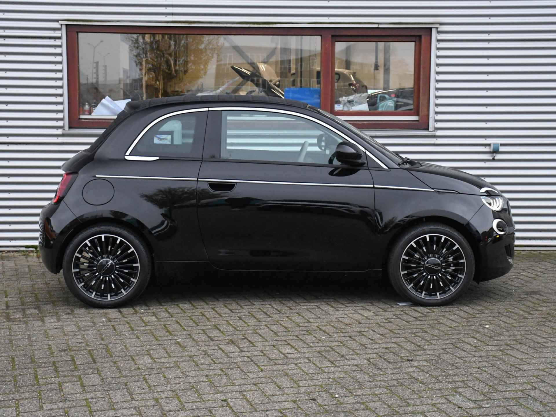 Fiat 500 C La Prima 42kWh 118pk Automaat LEDER | PDC + CAMERA | STOELVERWARMING | ADAP. CRUISE | DIGITAAL INSTURMENTENPANEEL - 3/33