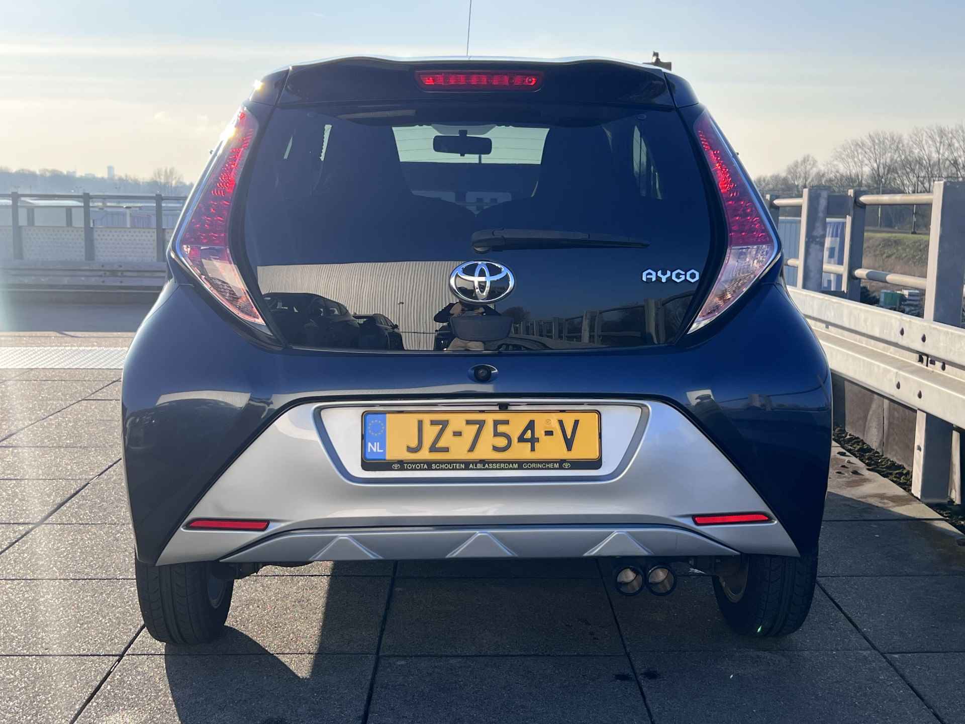 Toyota Aygo 1.0 VVT-i x-sport | Lichtmetalen Velgen | Airco | Camera | Extra Getint Glas - 7/27